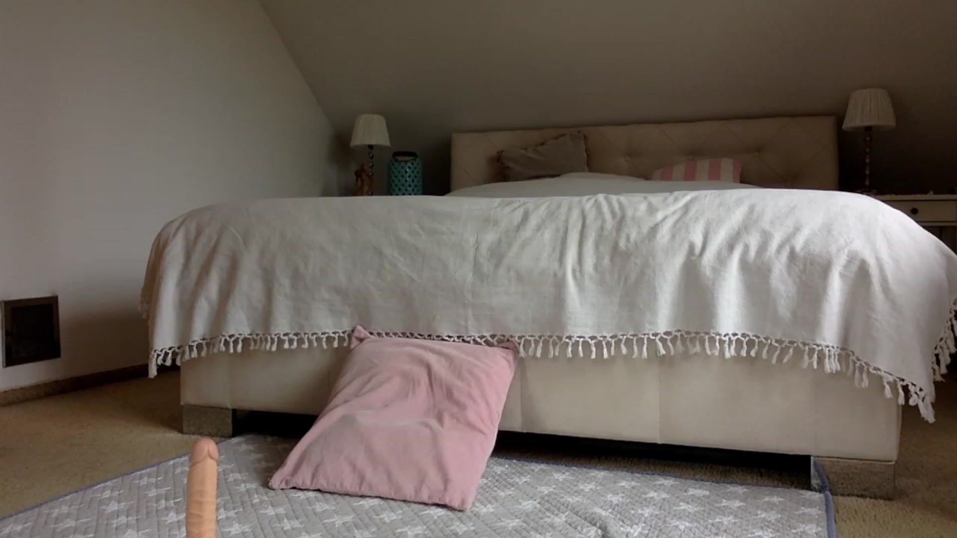 Gallery image thumbnail from OliviePaige's myfreecams stream on, 03/05/2024, 10:40 image 15 of 20