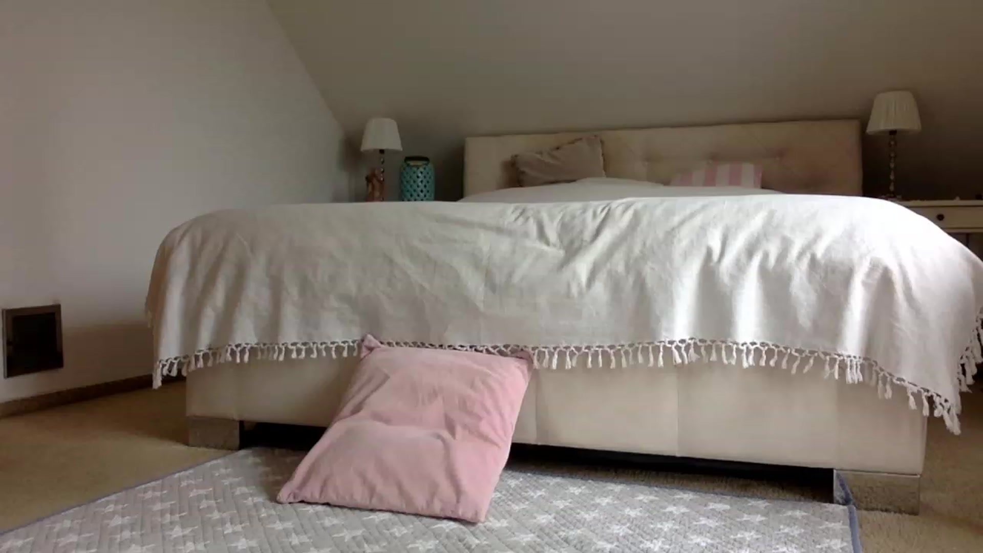 Gallery image thumbnail from OliviePaige's myfreecams stream on, 03/05/2024, 10:40 image 9 of 20