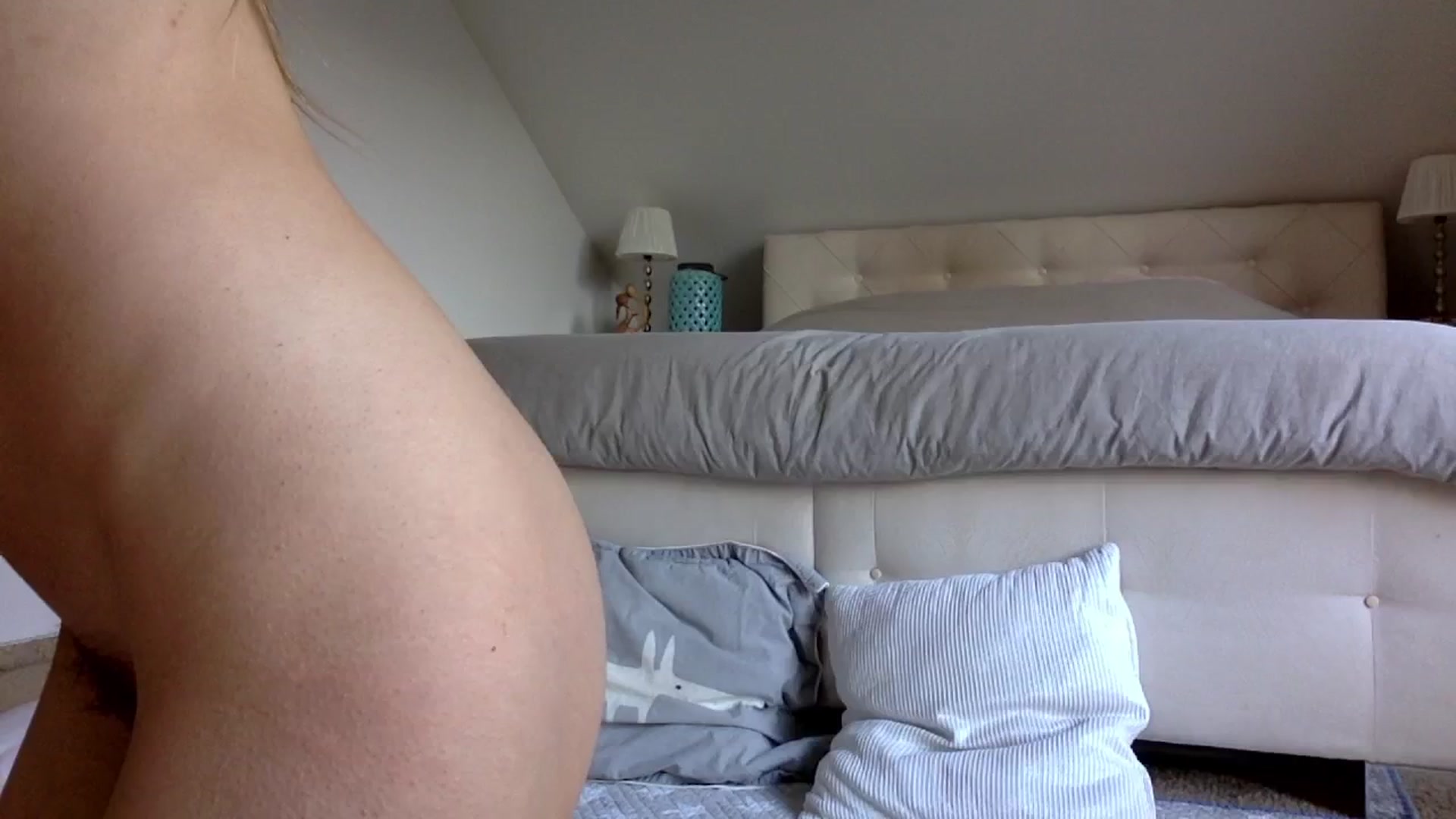 Gallery image thumbnail from OliviePaige's myfreecams stream on, 04/22/2024, 08:25 image 5 of 20