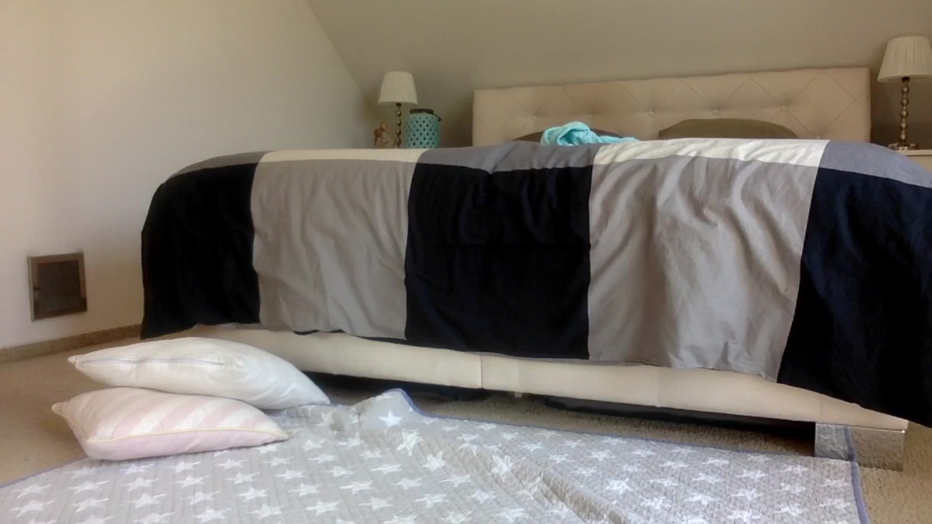 Gallery image thumbnail from OliviePaige's myfreecams stream on, 05/04/2024, 12:03 image 19 of 20
