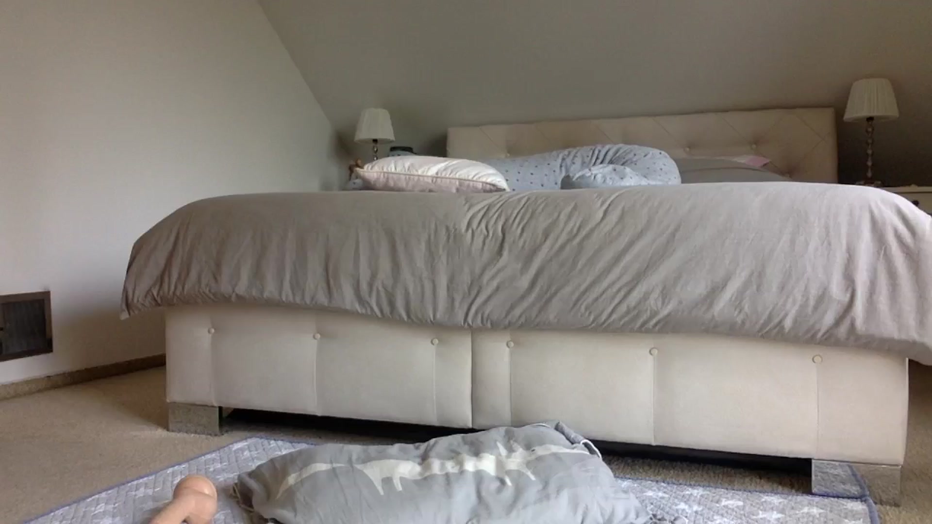 Gallery image thumbnail from OliviePaige's myfreecams stream on, 05/23/2024, 10:07 image 7 of 20