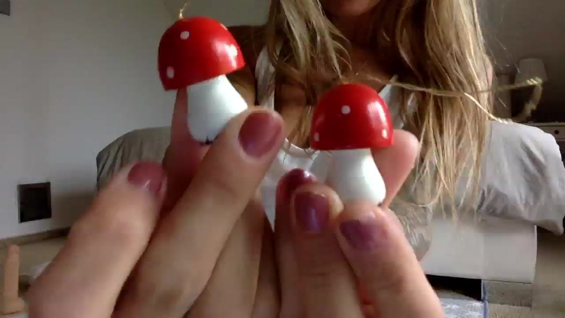 Gallery image thumbnail from OliviePaige's myfreecams stream on, 05/29/2024, 08:53 image 8 of 20