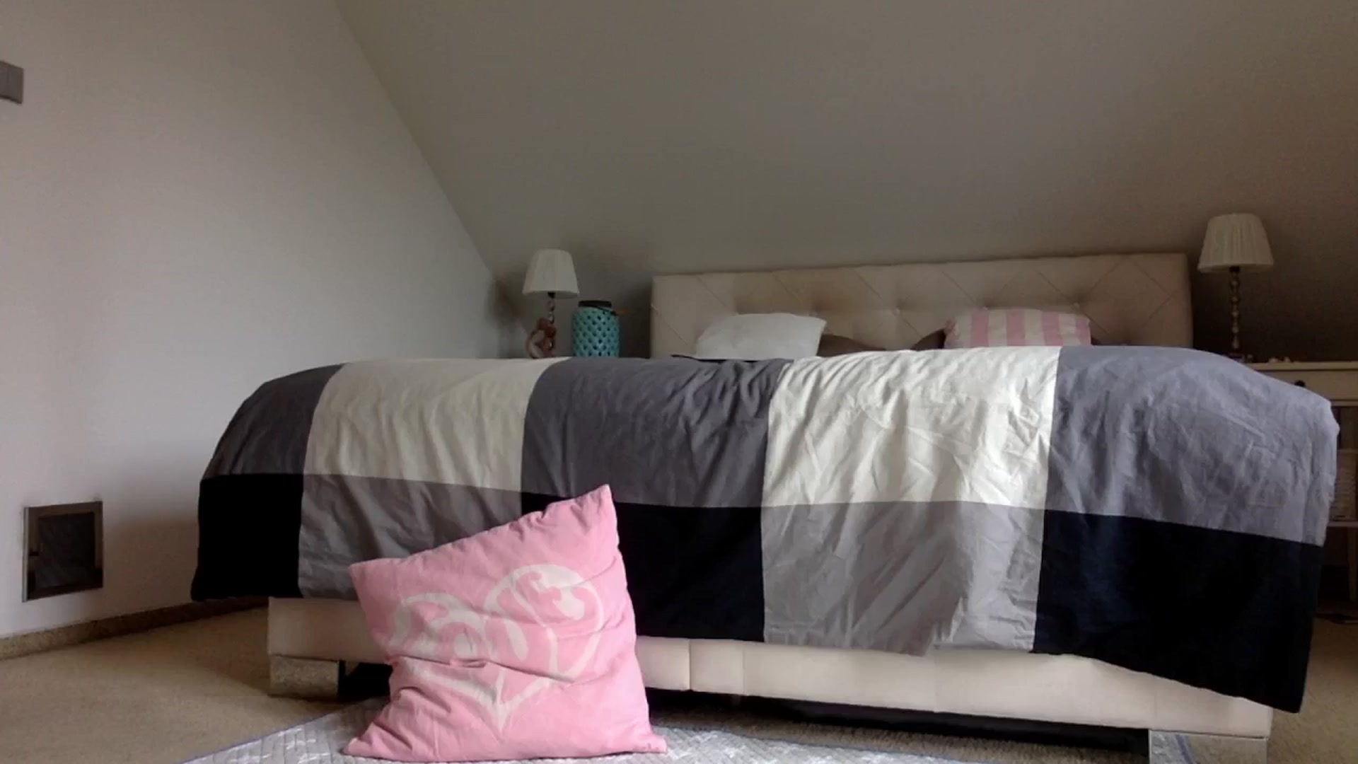 Gallery image thumbnail from OliviePaige's myfreecams stream on, 06/10/2024, 08:59 image 13 of 20