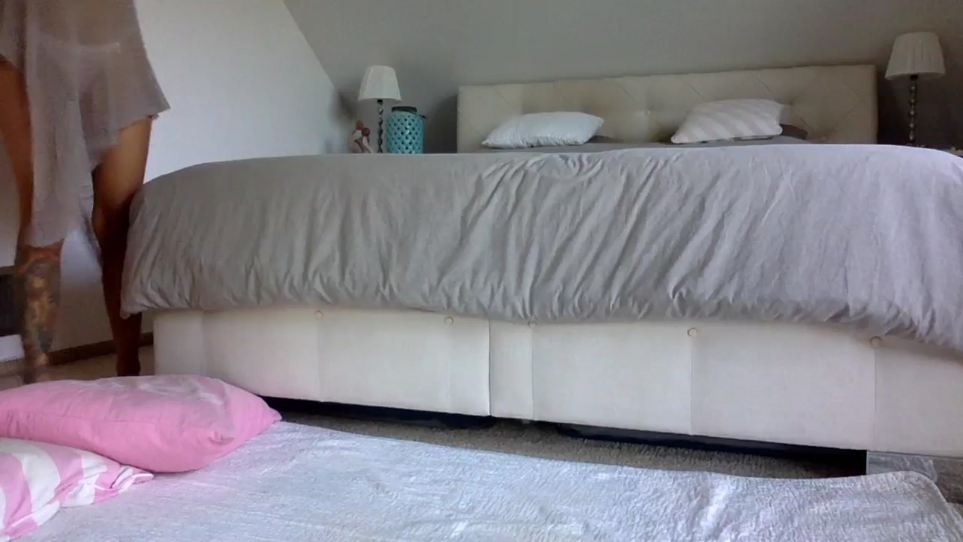 Gallery image thumbnail from OliviePaige's myfreecams stream on, 06/19/2024, 09:09 image 7 of 20