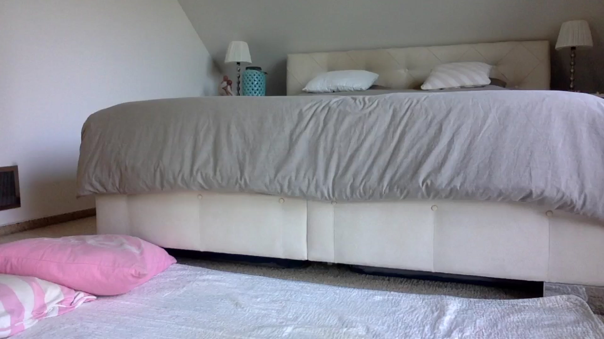 Gallery image thumbnail from OliviePaige's myfreecams stream on, 06/19/2024, 09:09 image 8 of 20