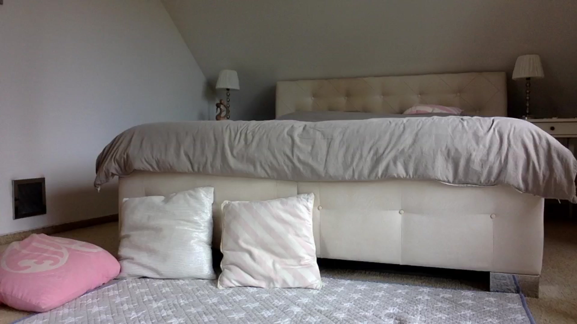Gallery image thumbnail from OliviePaige's myfreecams stream on, 08/07/2024, 09:35 image 19 of 20