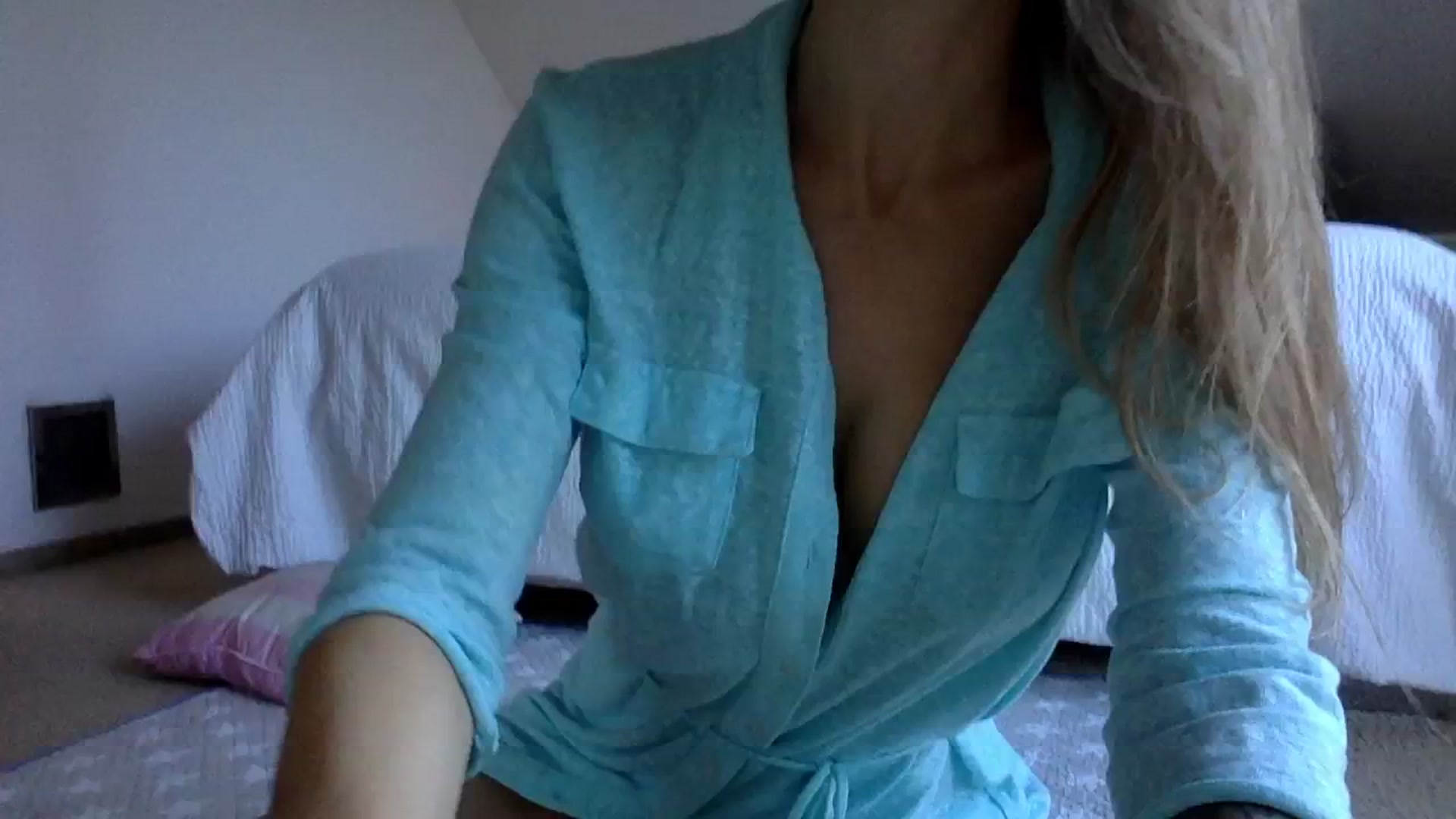 Gallery image thumbnail from OliviePaige's myfreecams stream on, 02/20/2025, 09:32 image 2 of 20