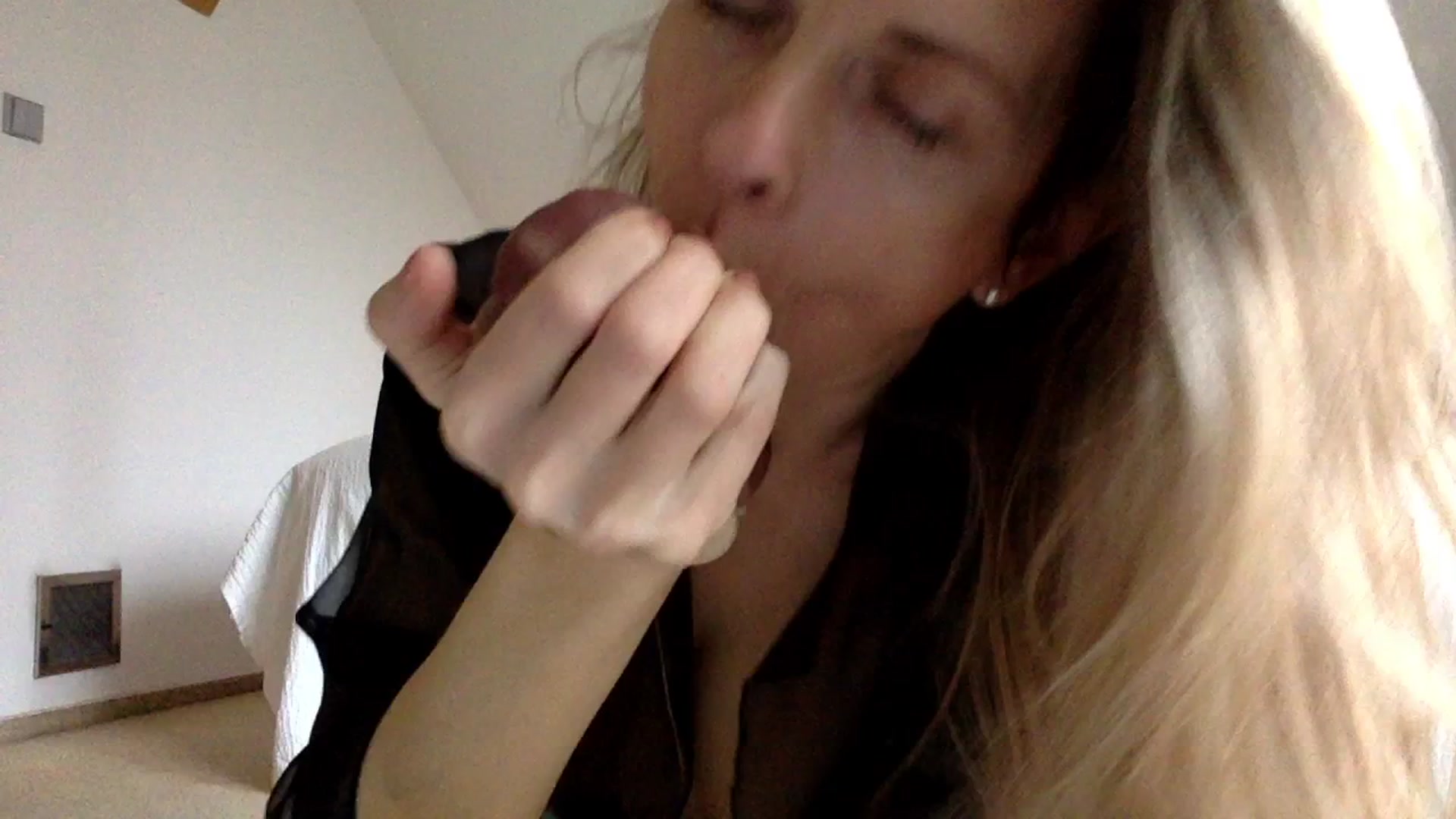 Gallery image thumbnail from OliviePaige's myfreecams stream on, 02/26/2025, 09:53 image 13 of 20