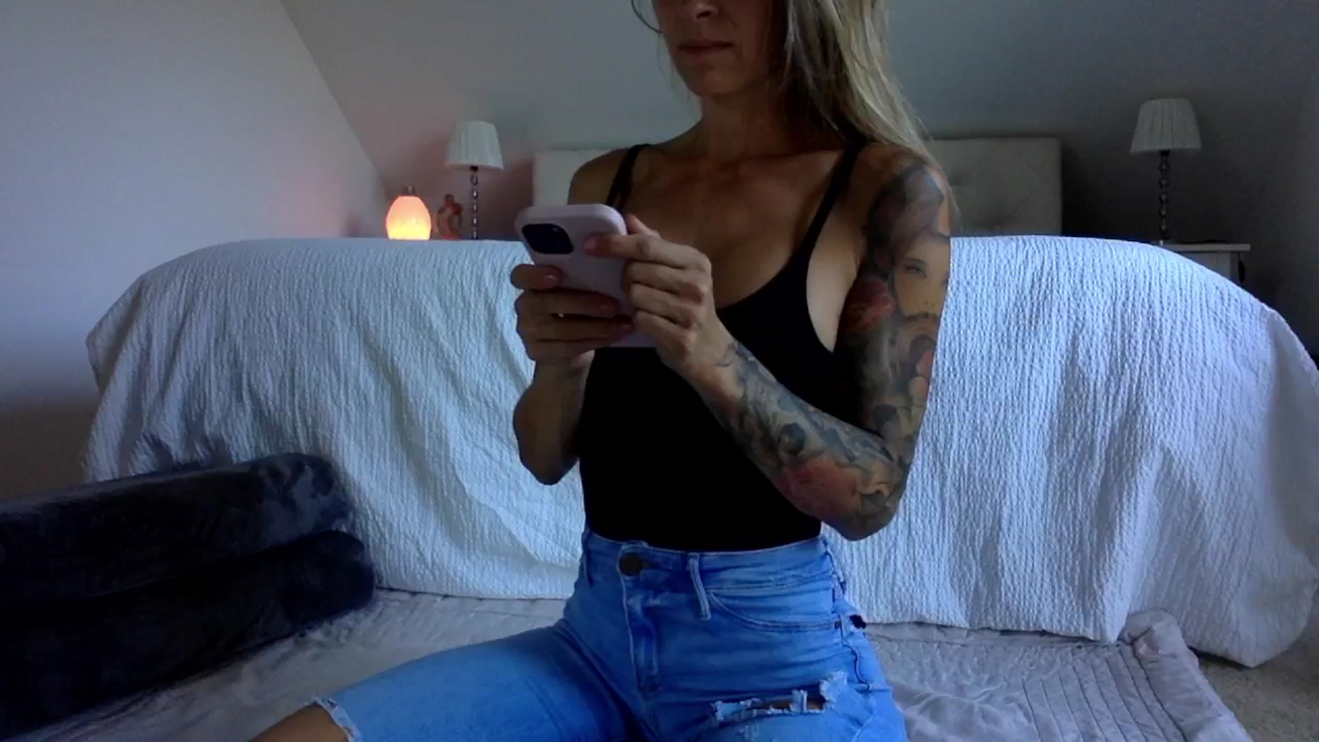 Gallery image thumbnail from OliviePaige's myfreecams stream on, 08/20/2025, 09:23 image 7 of 20
