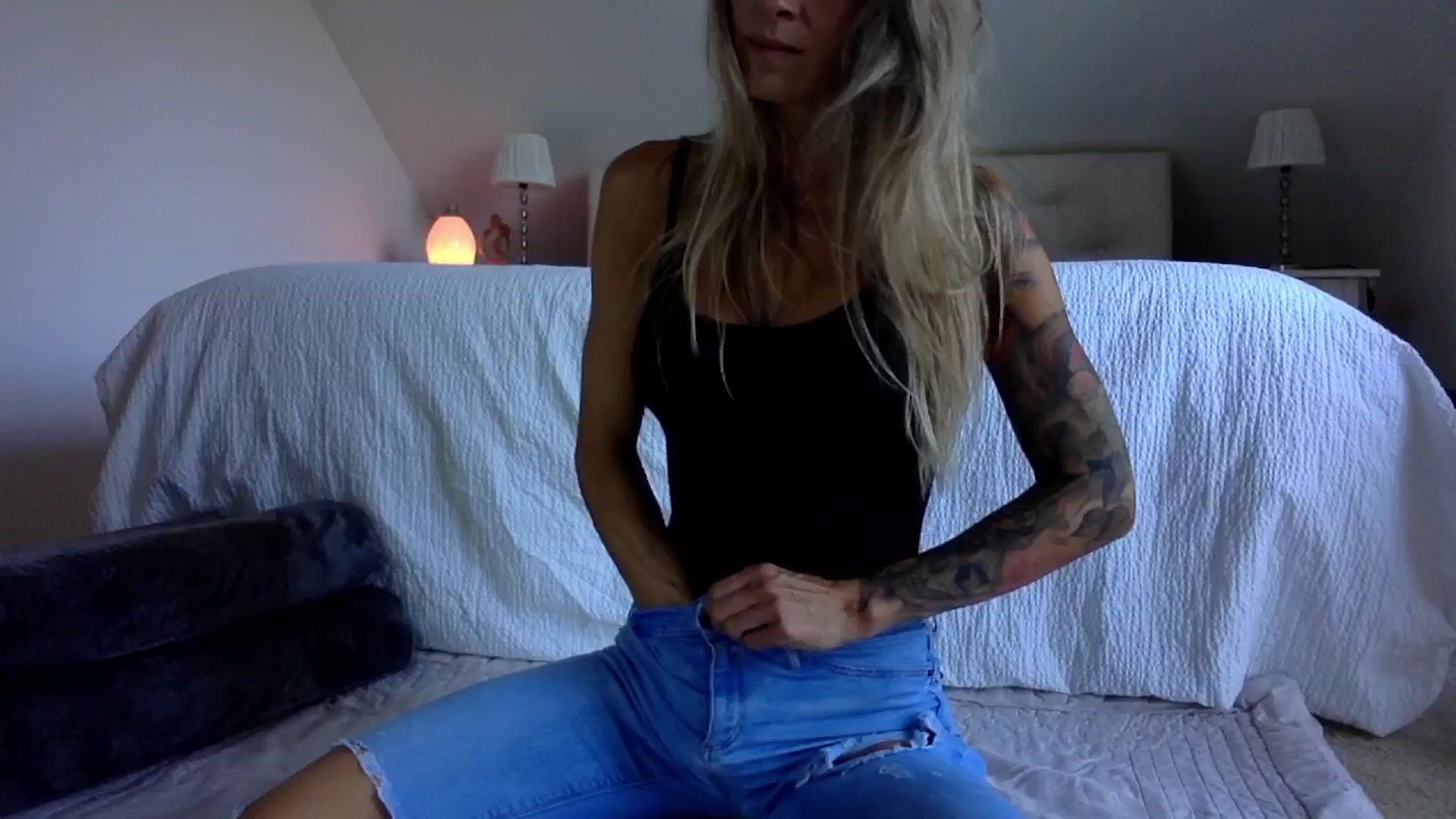 Gallery image thumbnail from OliviePaige's myfreecams stream on, 08/20/2025, 09:23 image 5 of 20