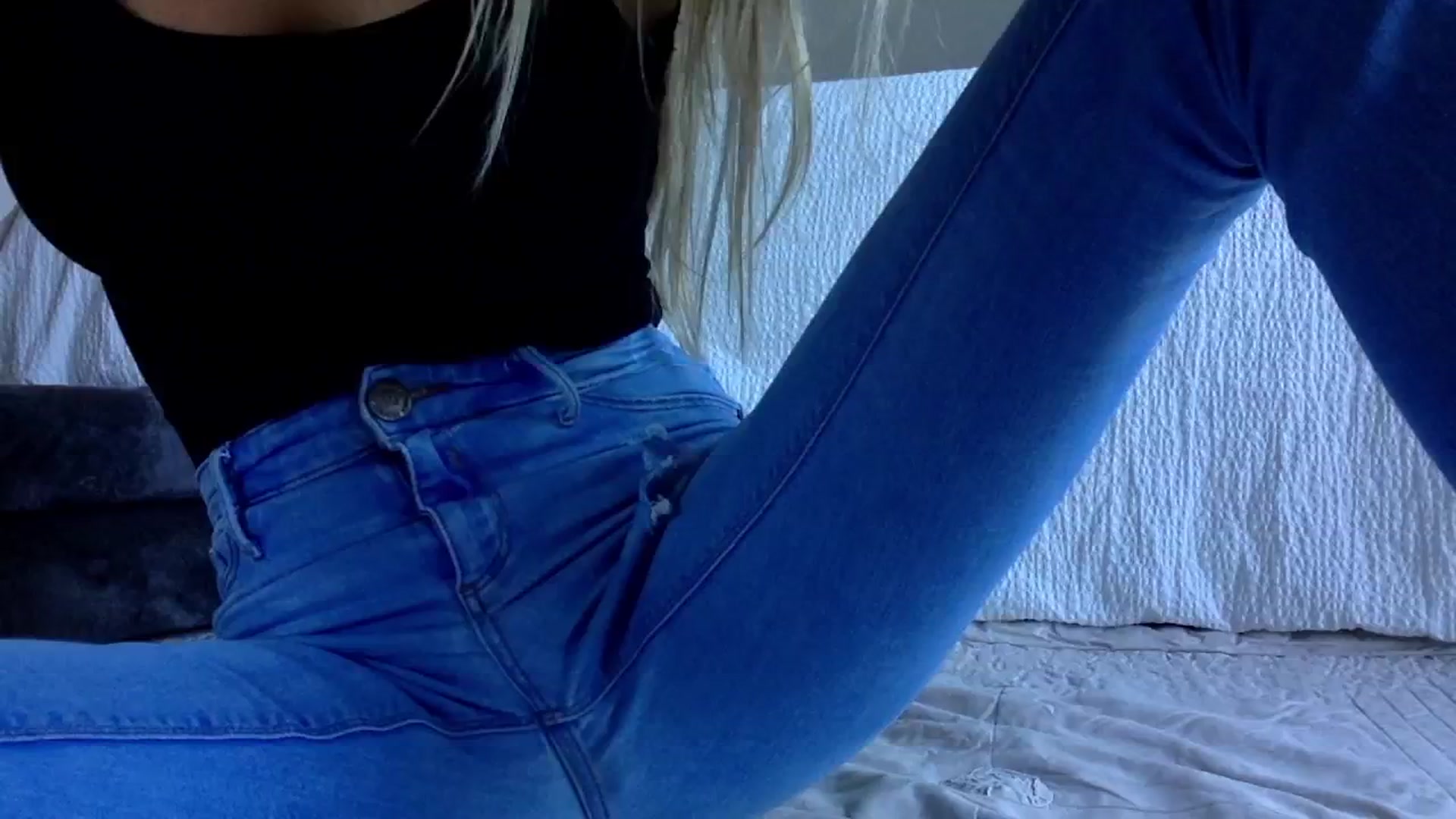 Gallery image thumbnail from OliviePaige's myfreecams stream on, 08/20/2025, 10:20 image 8 of 20