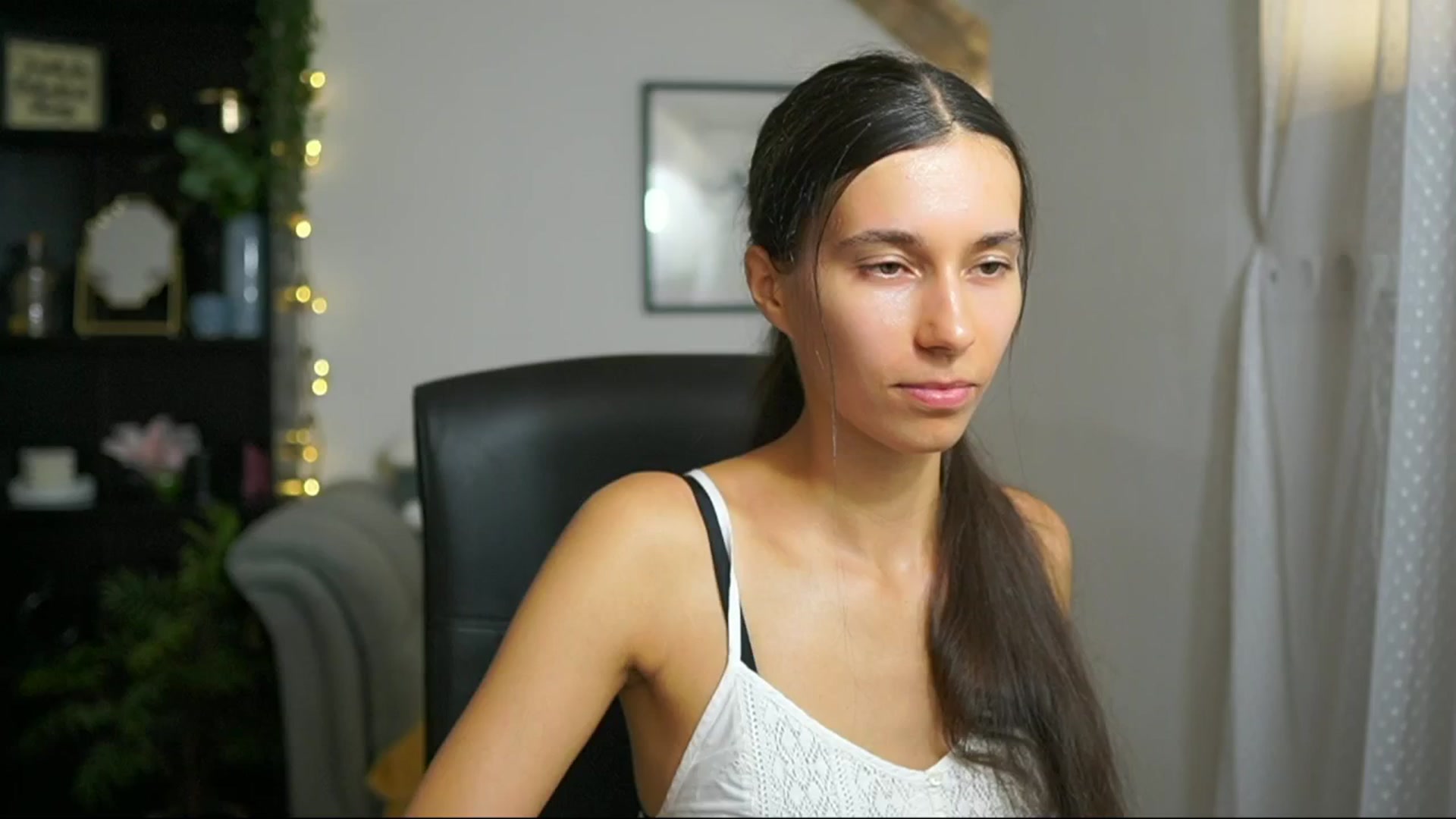 Gallery image thumbnail from Oliviiia_cruz's myfreecams stream on, 09/02/2025, 17:17 image 5 of 20