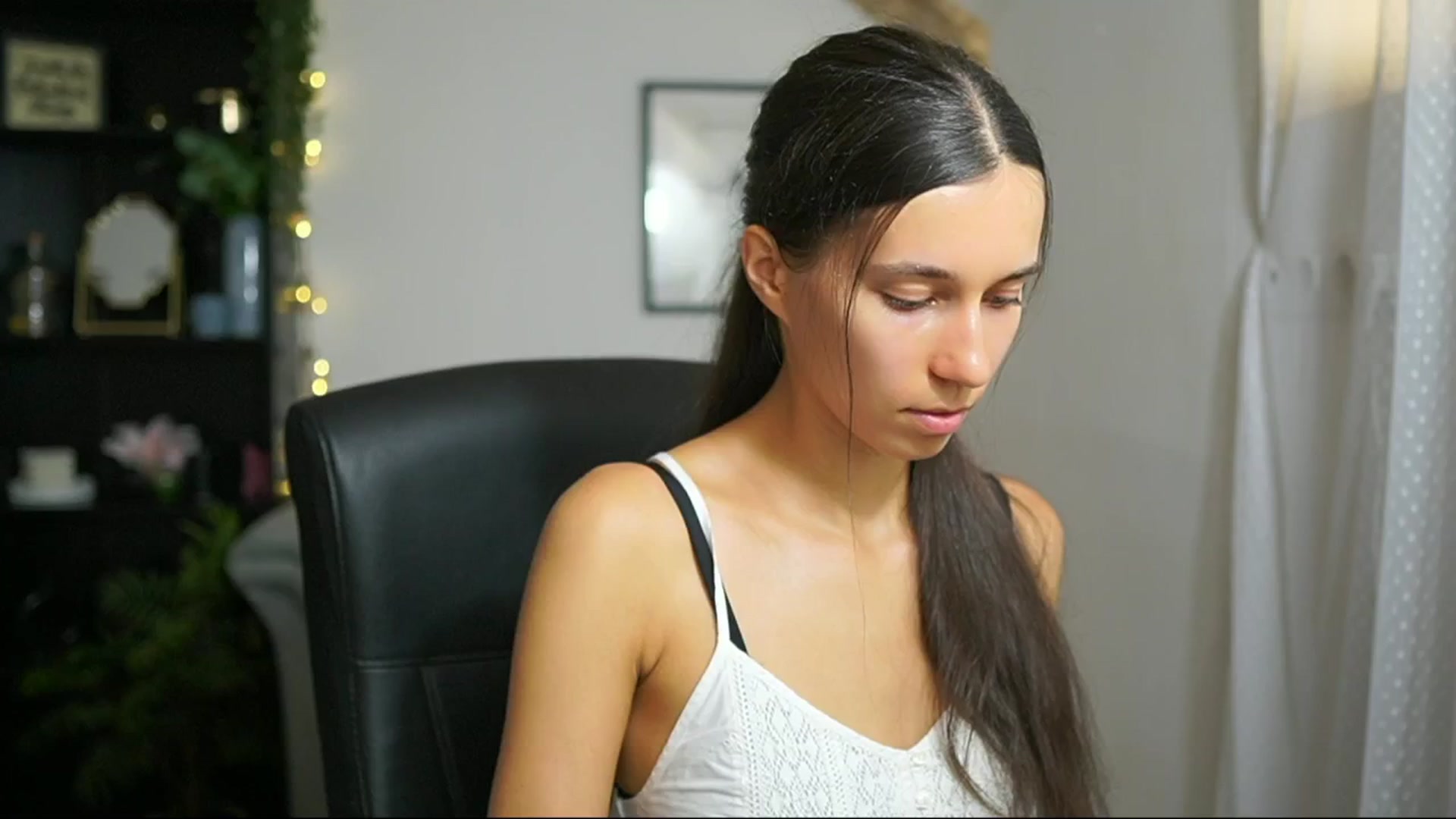 Gallery image thumbnail from Oliviiia_cruz's myfreecams stream on, 09/02/2025, 17:17 image 6 of 20