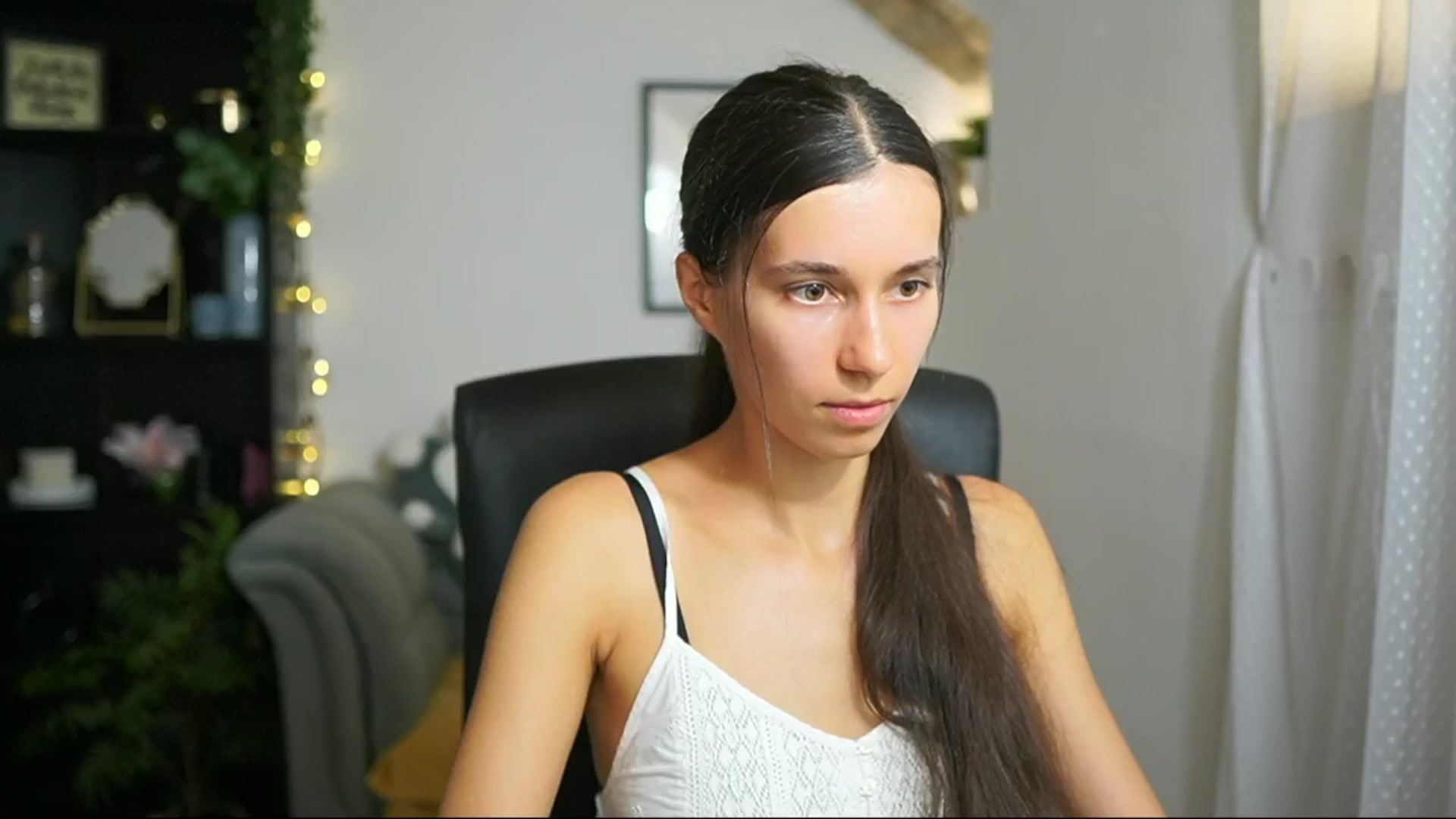 Gallery image thumbnail from Oliviiia_cruz's myfreecams stream on, 09/02/2025, 17:17 image 2 of 20