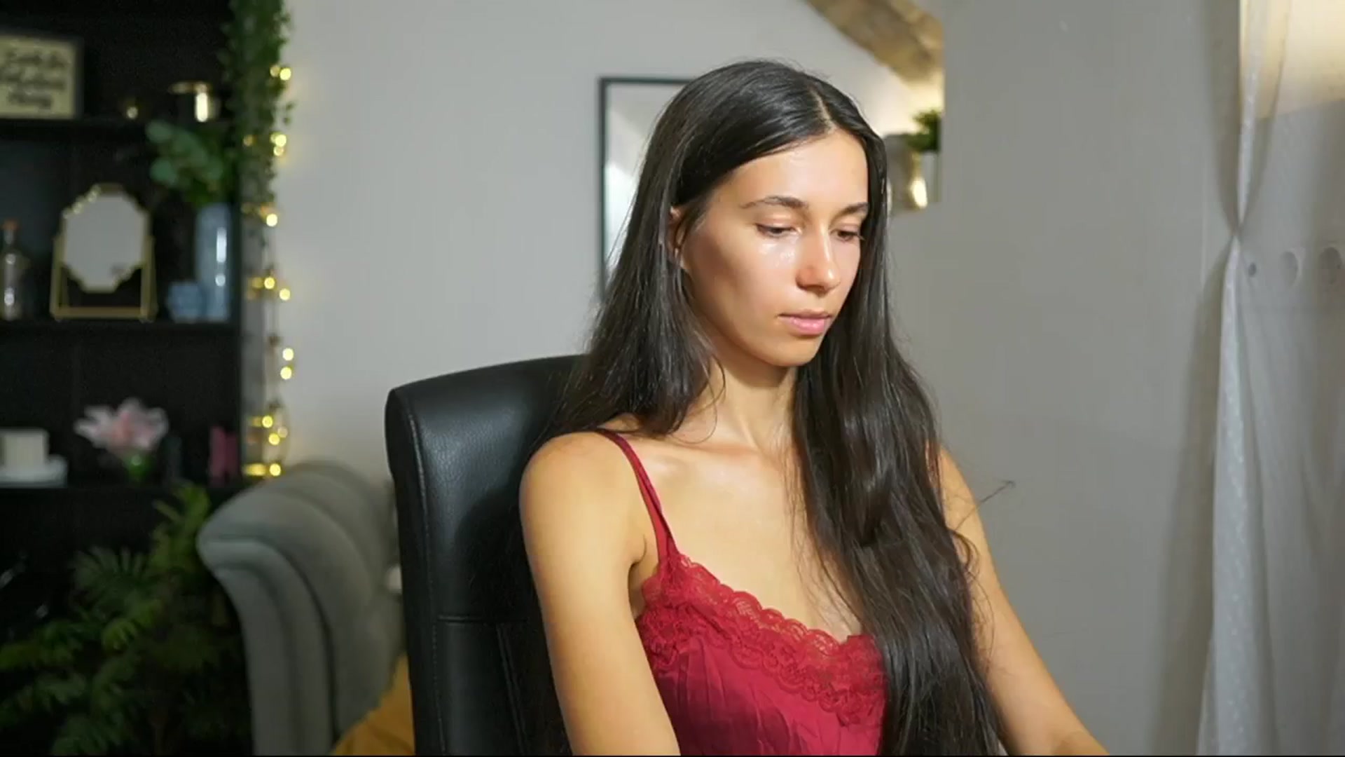 Gallery image thumbnail from Oliviiia_cruz's myfreecams stream on, 09/03/2025, 15:06 image 9 of 20