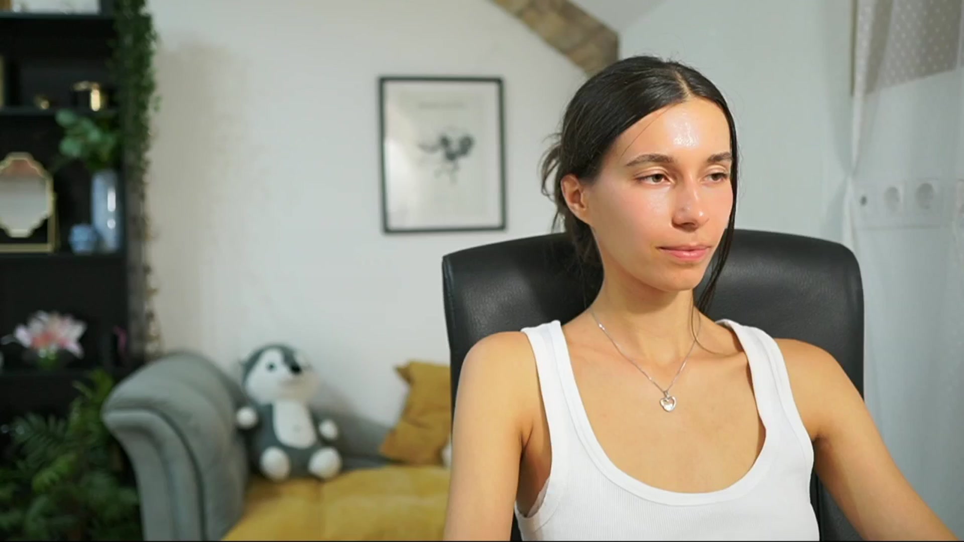 Gallery image thumbnail from Oliviiia_cruz's myfreecams stream on, 09/21/2025, 16:56 image 13 of 20