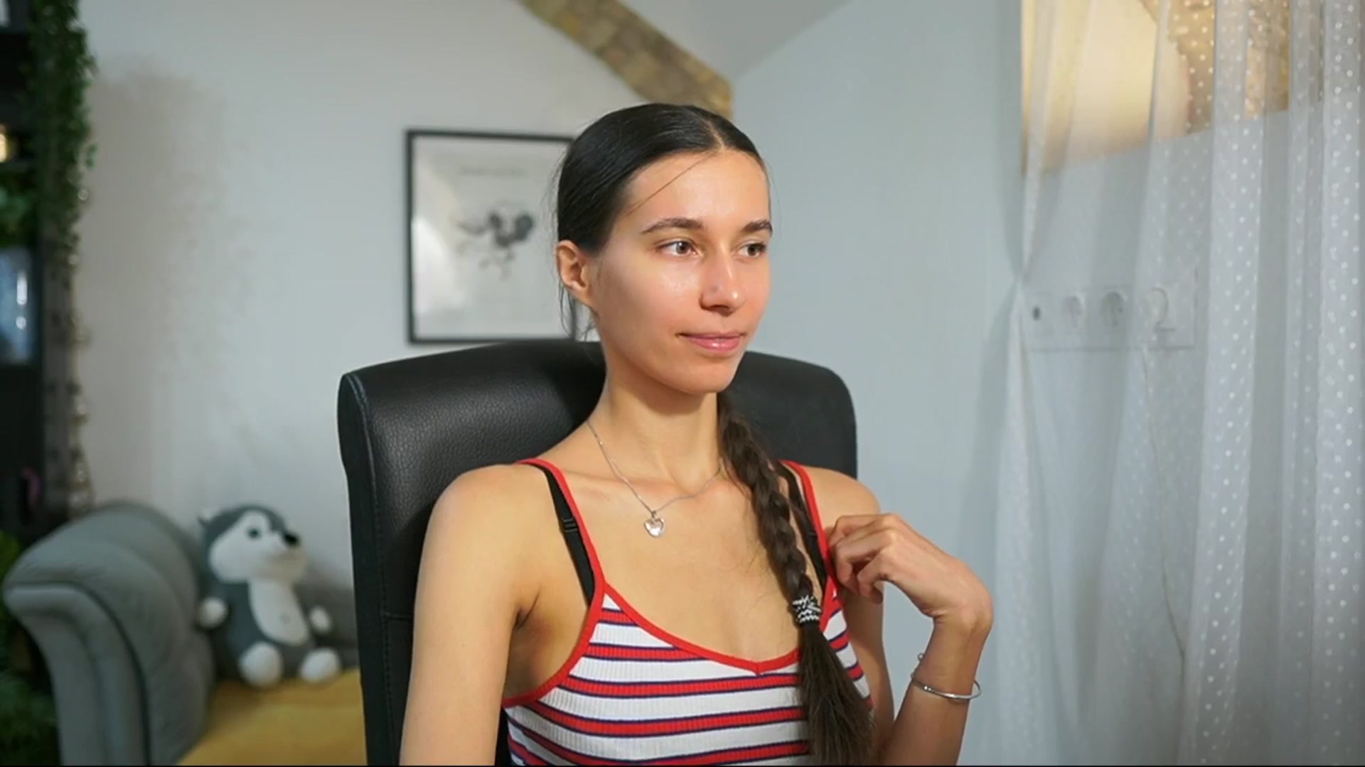 Gallery image thumbnail from Oliviiia_cruz's myfreecams stream on, 09/28/2025, 11:17 image 9 of 20