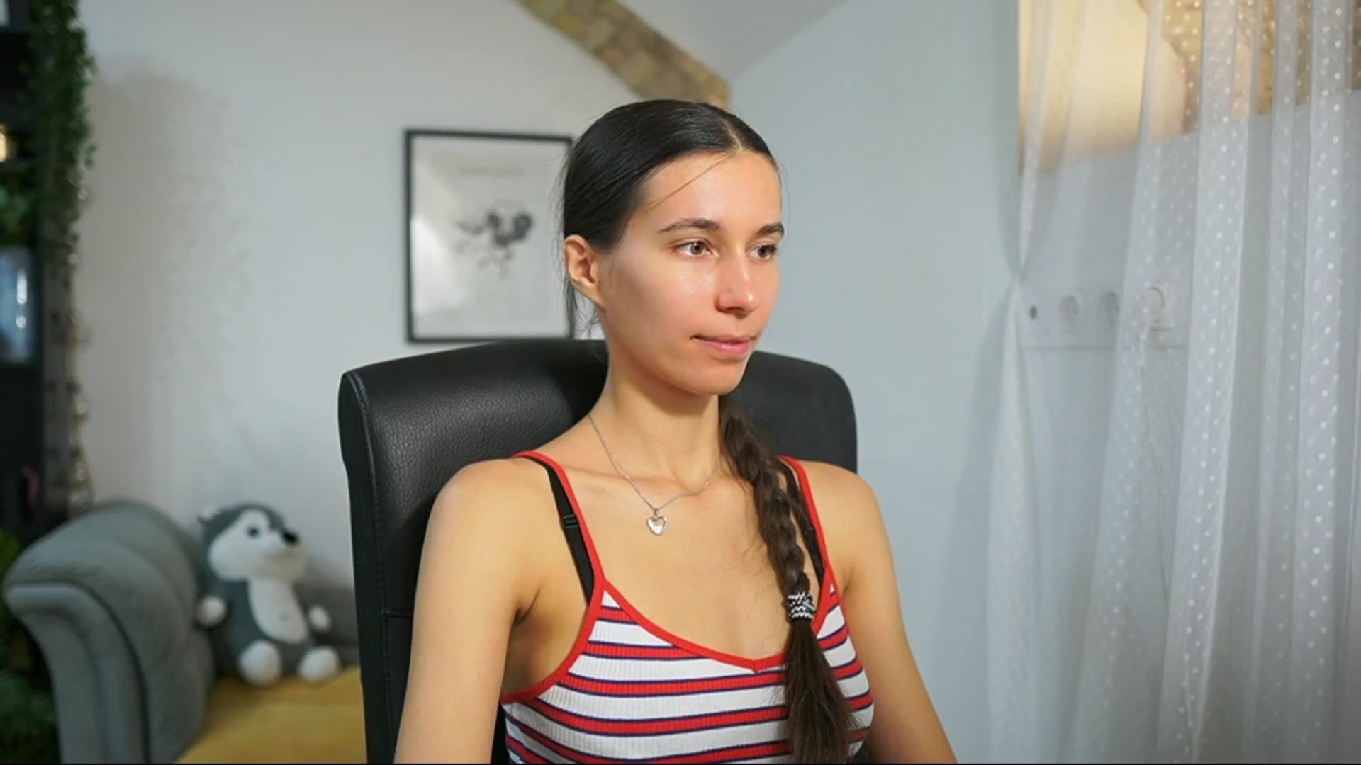 Gallery image thumbnail from Oliviiia_cruz's myfreecams stream on, 09/28/2025, 11:17 image 6 of 20