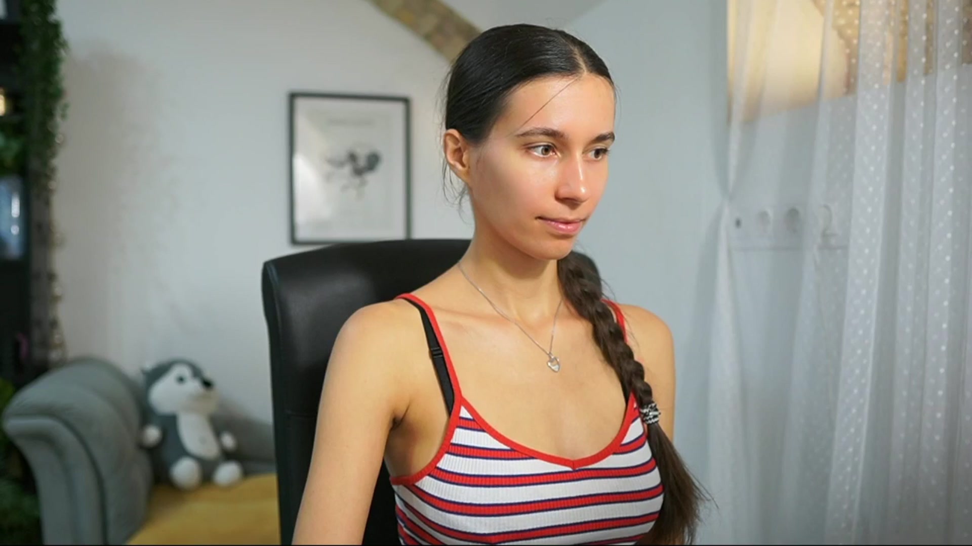 Gallery image thumbnail from Oliviiia_cruz's myfreecams stream on, 09/28/2025, 11:17 image 16 of 20