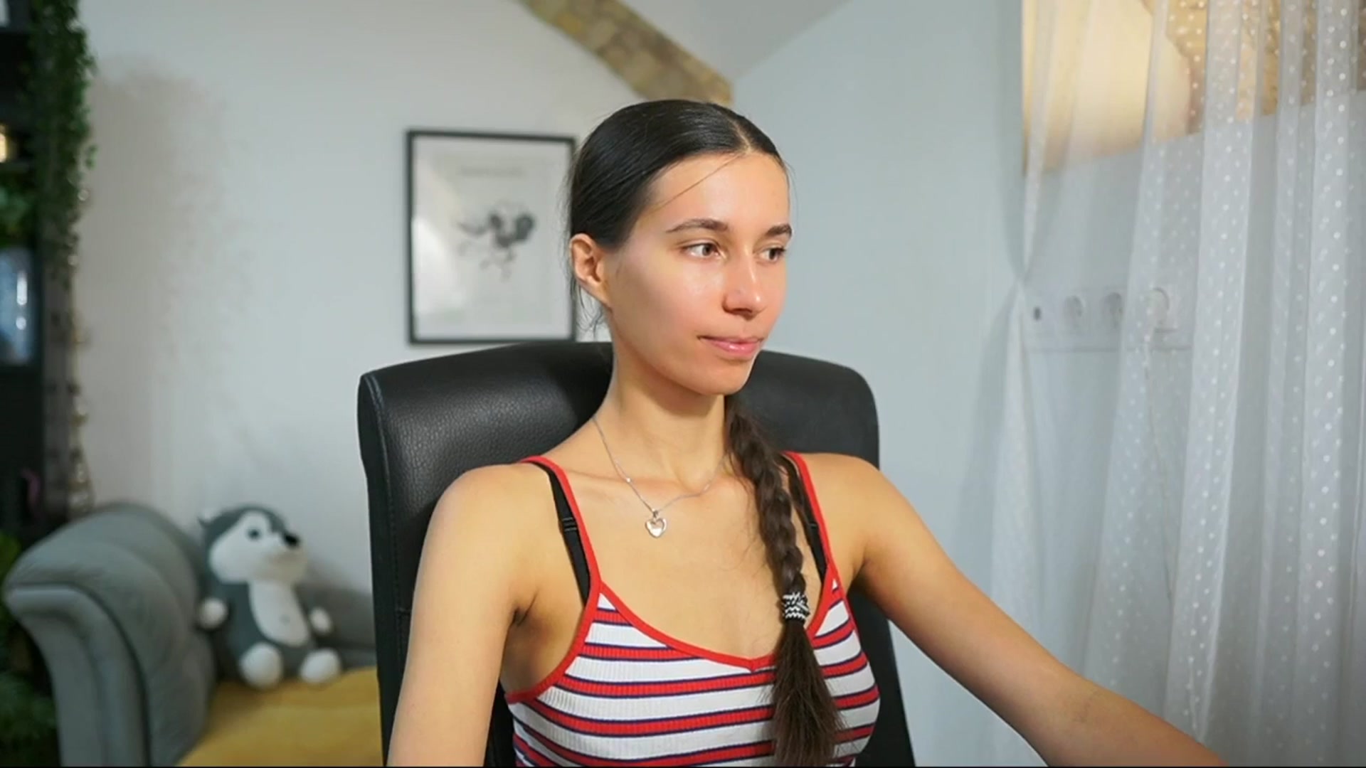 Gallery image thumbnail from Oliviiia_cruz's myfreecams stream on, 09/28/2025, 11:17 image 4 of 20