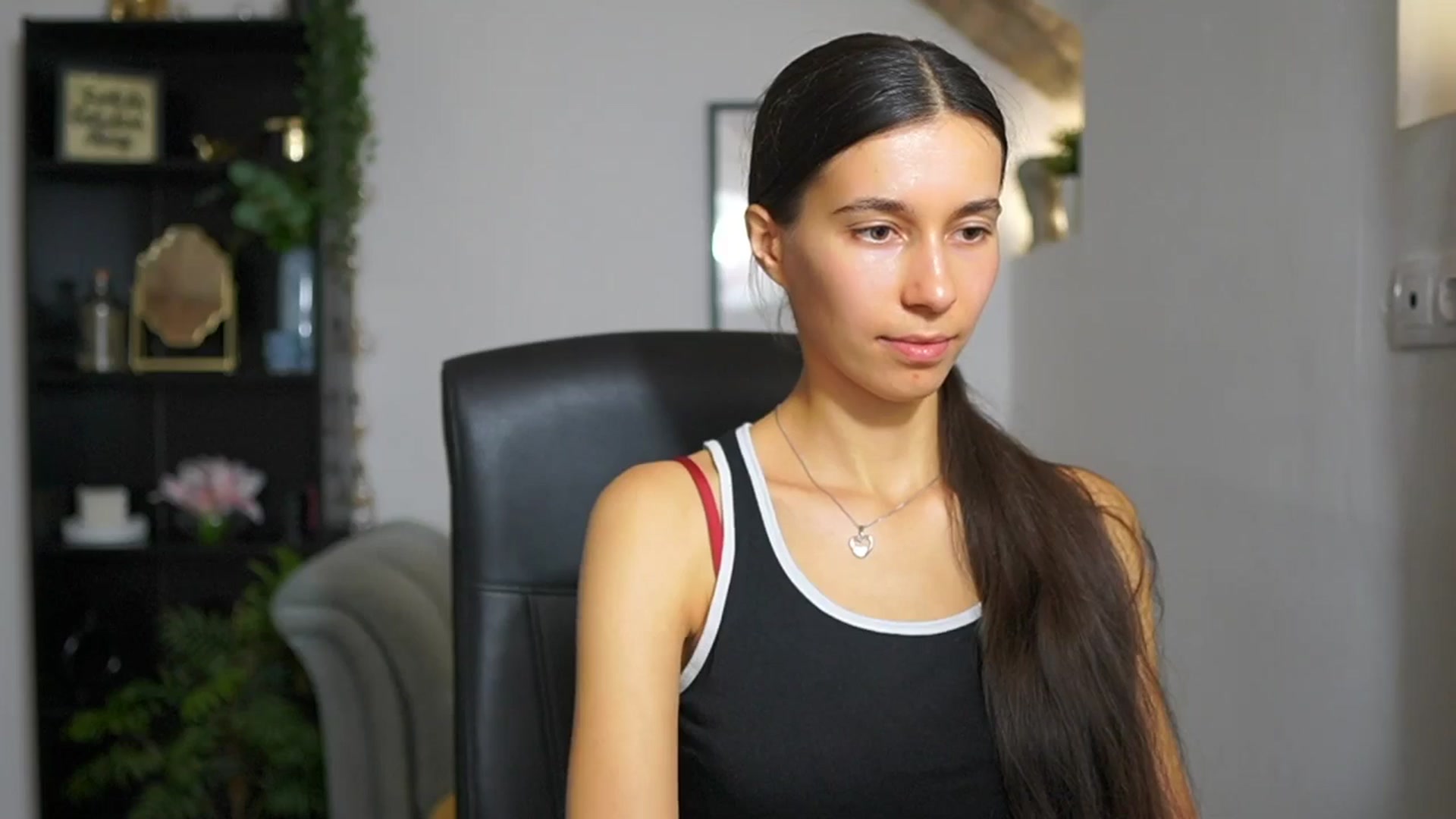 Gallery image thumbnail from Oliviiia_cruz's myfreecams stream on, 10/05/2025, 10:48 image 19 of 20