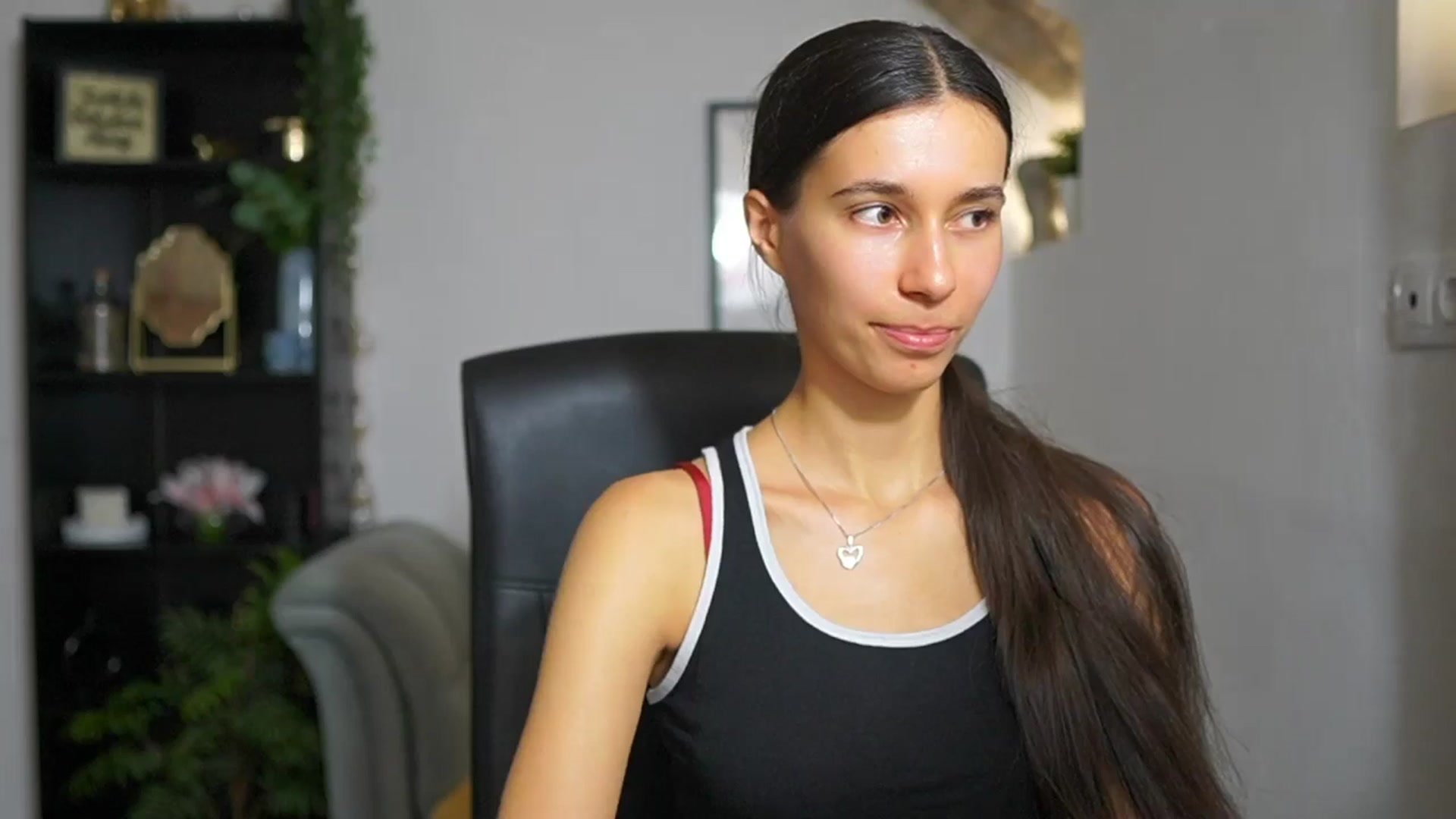 Gallery image thumbnail from Oliviiia_cruz's myfreecams stream on, 10/05/2025, 10:48 image 16 of 20