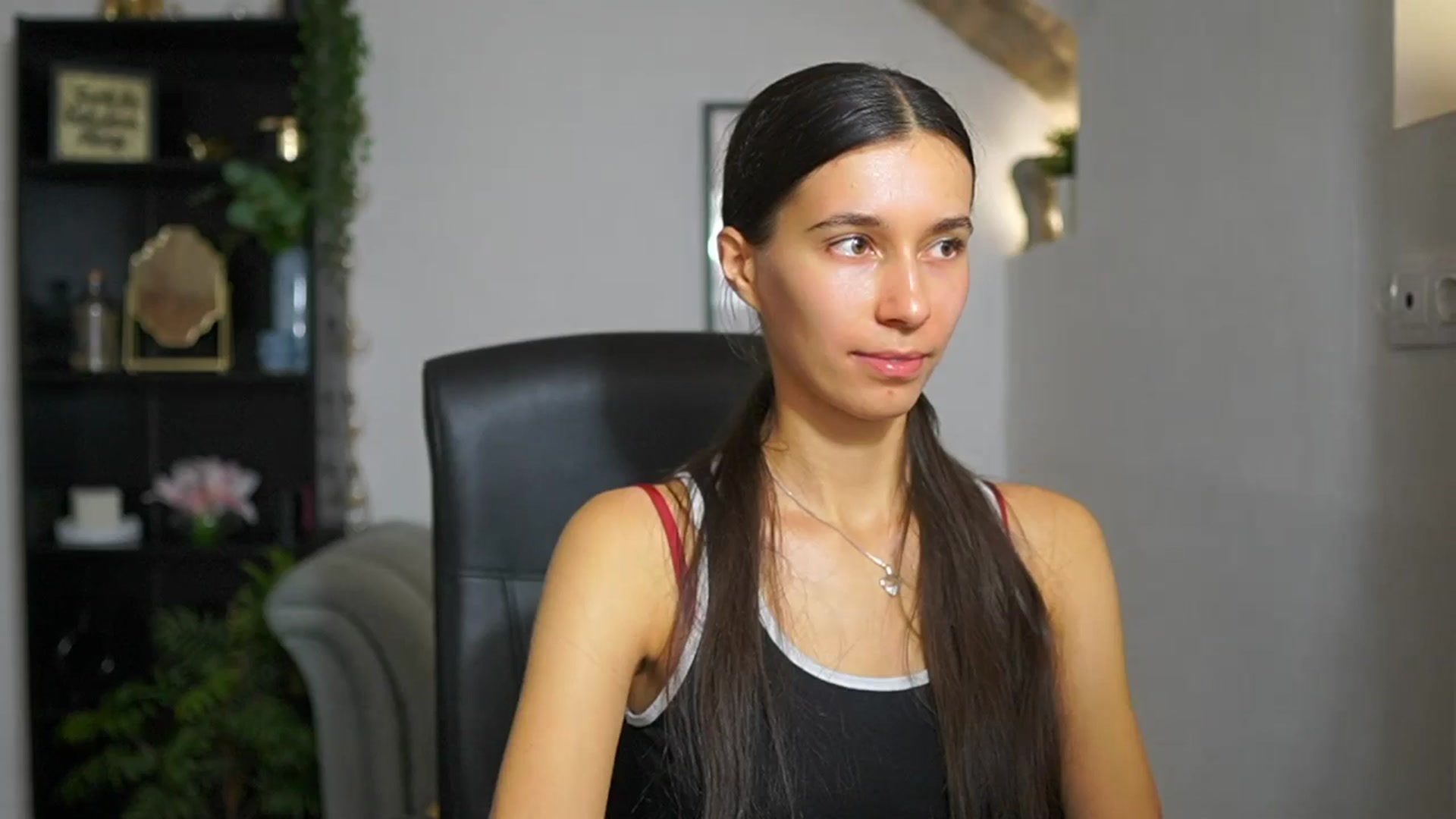 Gallery image thumbnail from Oliviiia_cruz's myfreecams stream on, 10/05/2025, 10:48 image 10 of 20