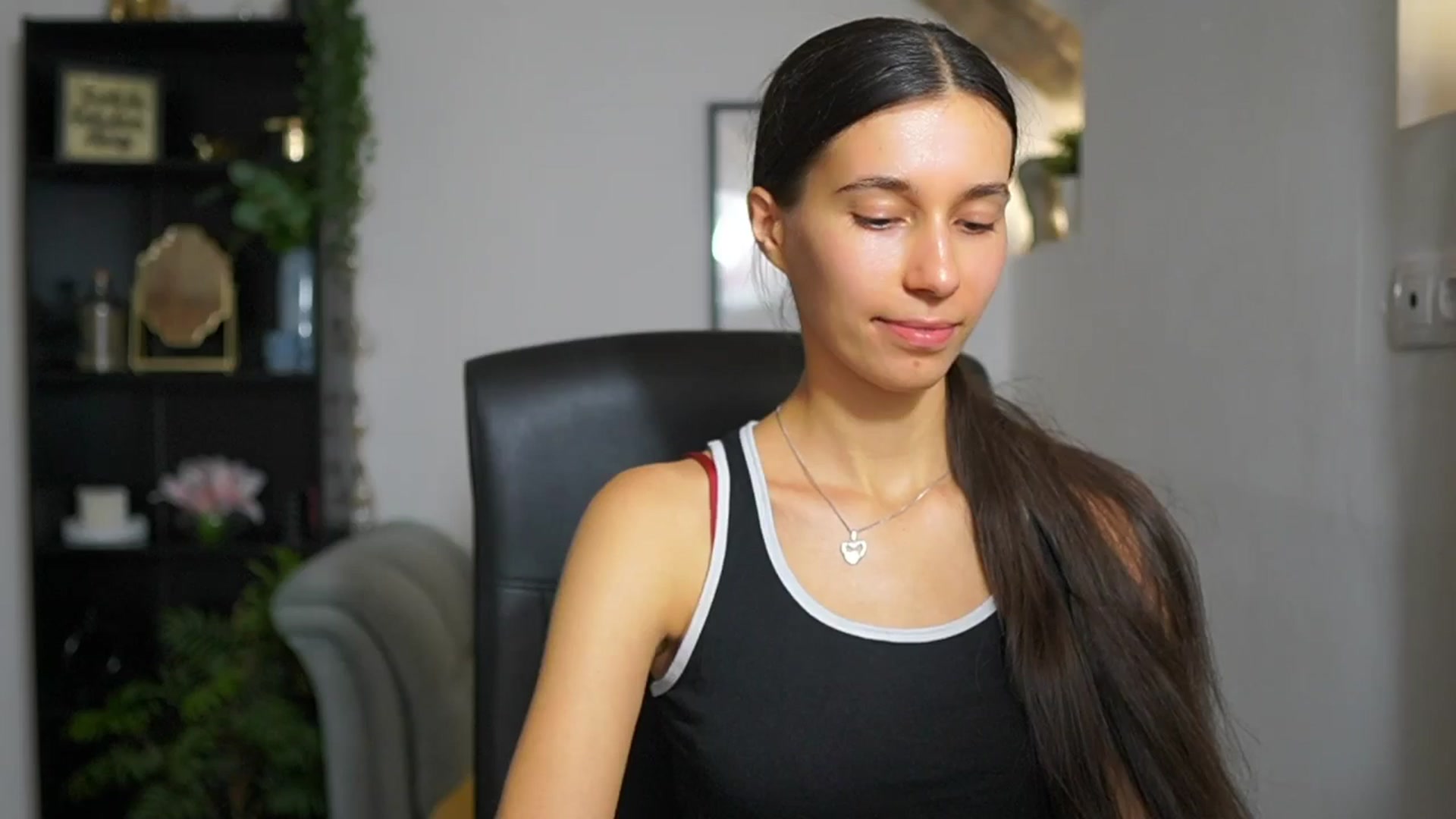 Gallery image thumbnail from Oliviiia_cruz's myfreecams stream on, 10/05/2025, 10:48 image 15 of 20