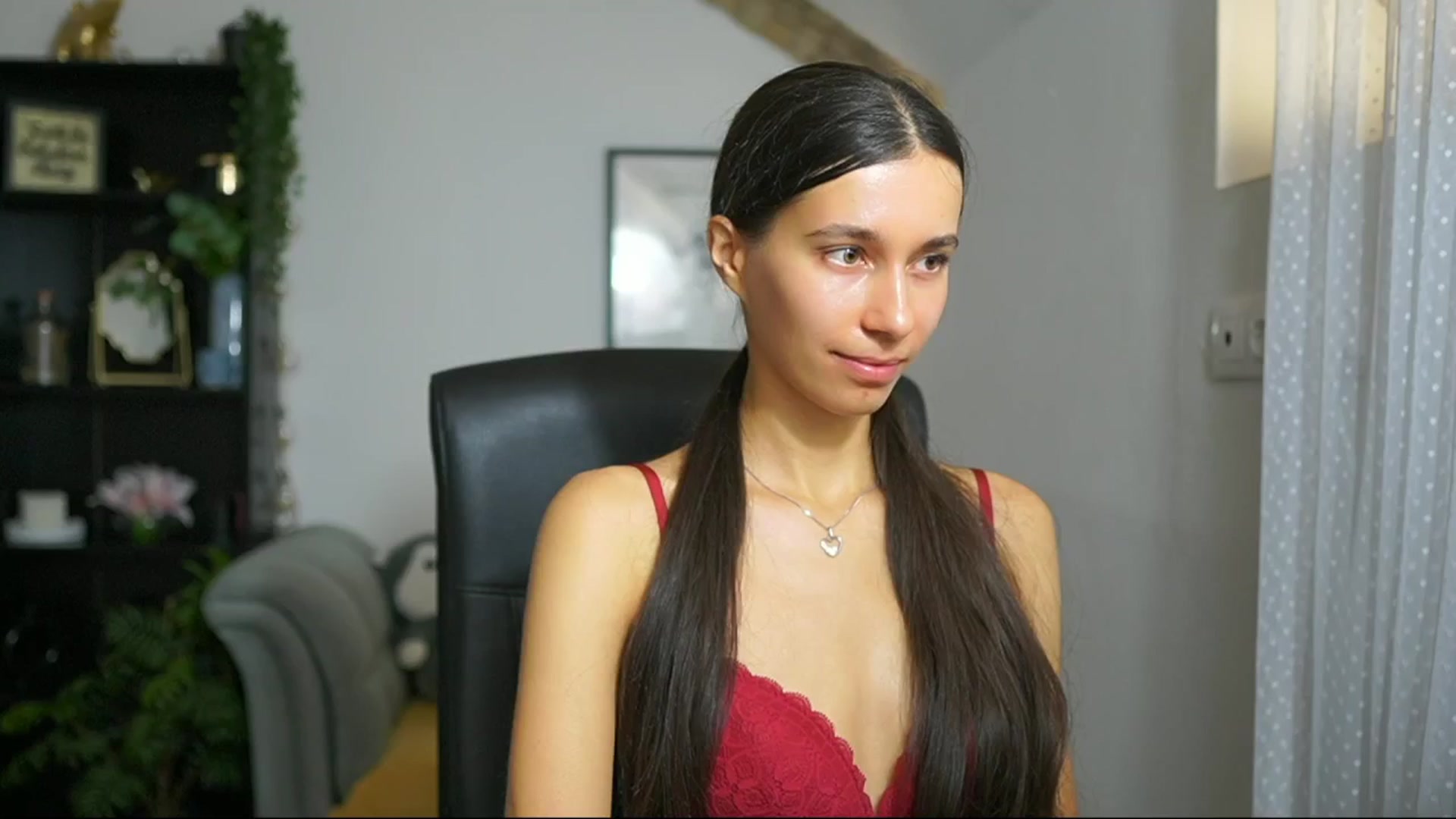 Gallery image thumbnail from Oliviiia_cruz's myfreecams stream on, 10/08/2025, 10:26 image 19 of 20