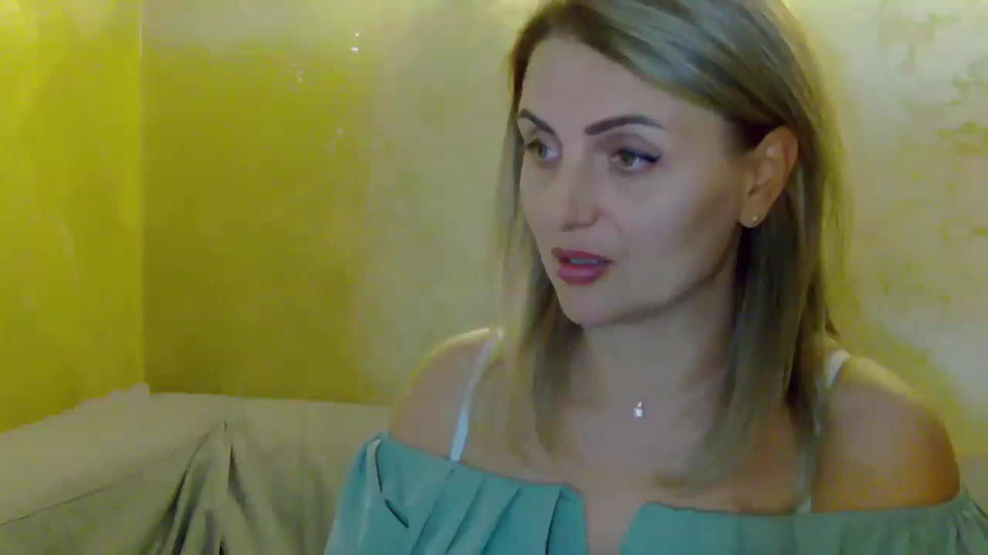 Gallery image thumbnail from OlivyaMoon's myfreecams stream on, 09/08/2025, 23:52 image 1 of 20