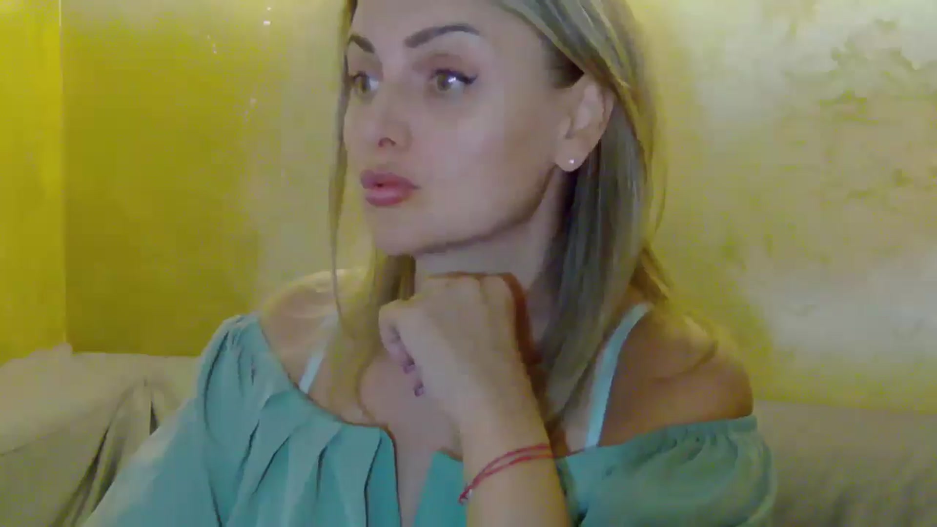 Gallery image thumbnail from OlivyaMoon's myfreecams stream on, 09/09/2025, 01:49 image 5 of 20