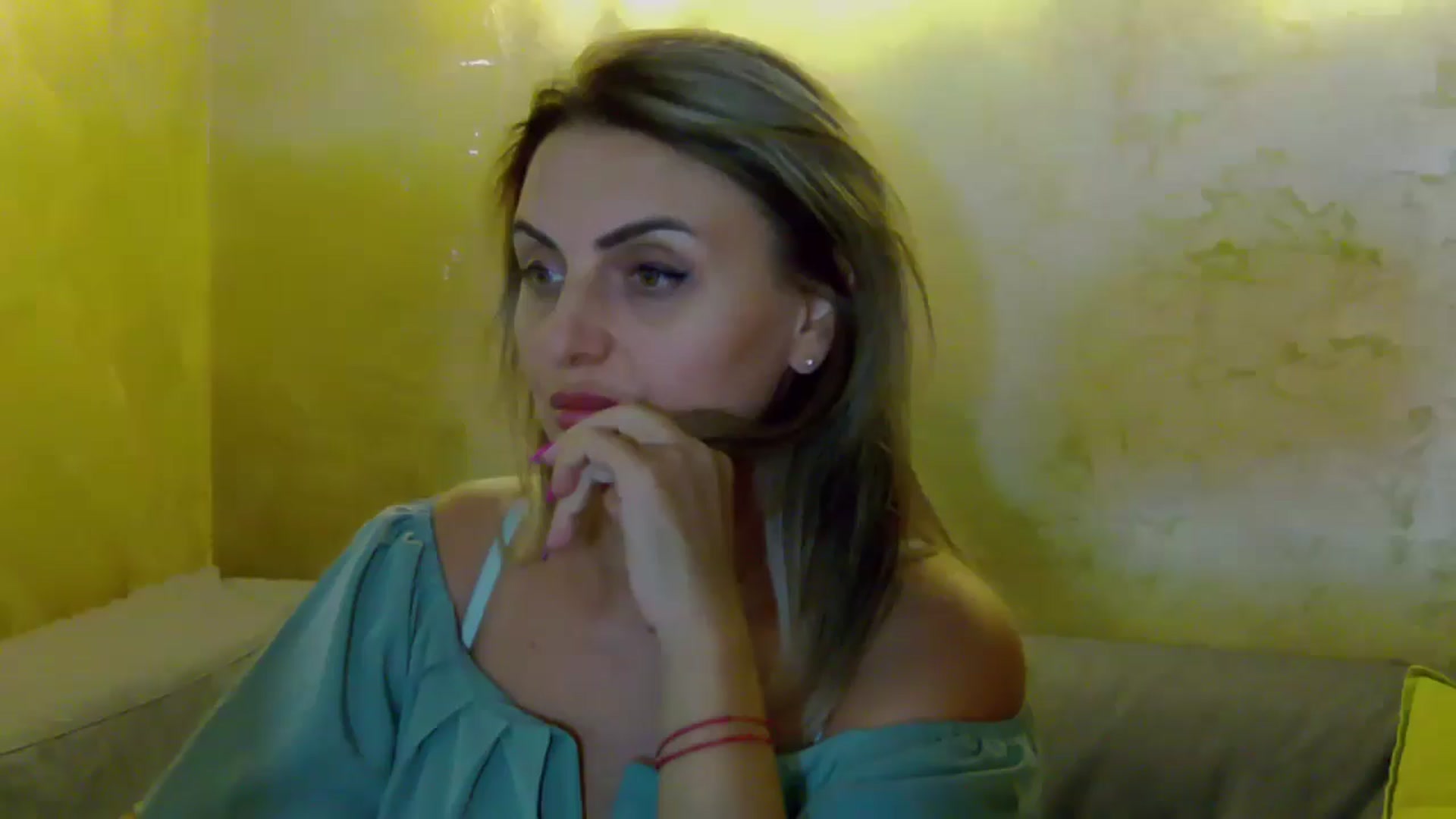 Gallery image thumbnail from OlivyaMoon's myfreecams stream on, 09/09/2025, 01:49 image 18 of 20
