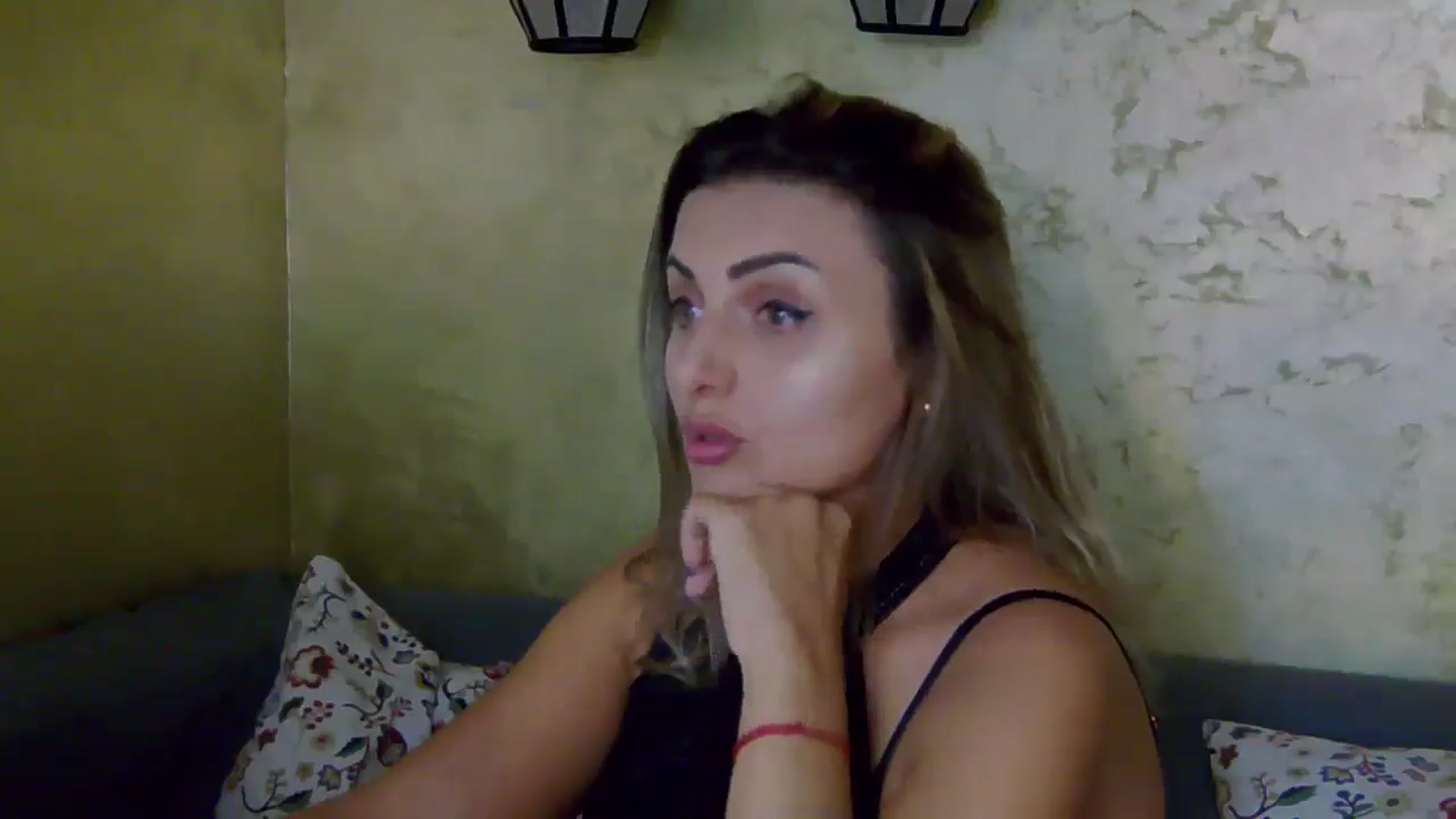 Gallery image thumbnail from OlivyaMoon's myfreecams stream on, 10/07/2025, 01:42 image 13 of 20