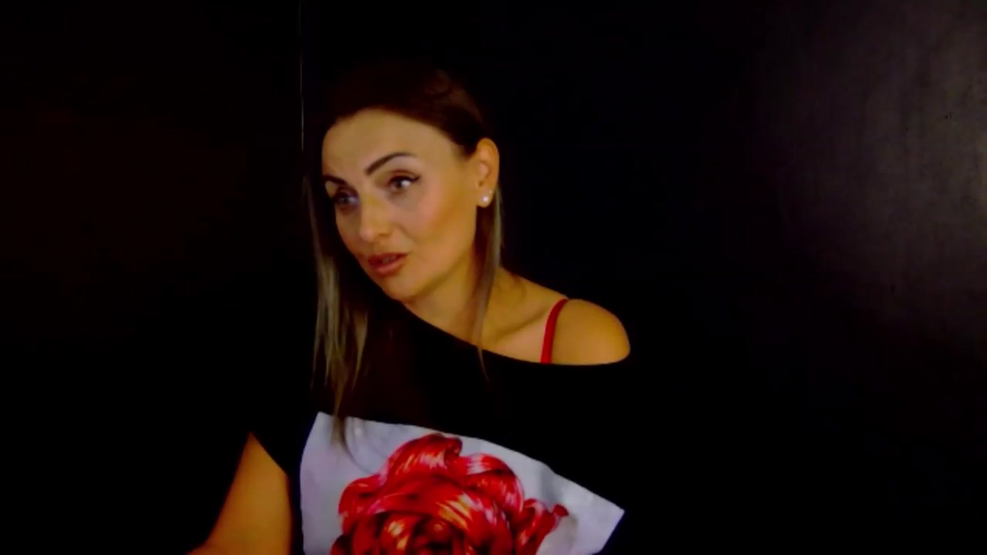 Gallery image thumbnail from OlivyaMoon's myfreecams stream on, 07/28/2026, 24:43 image 12 of 20
