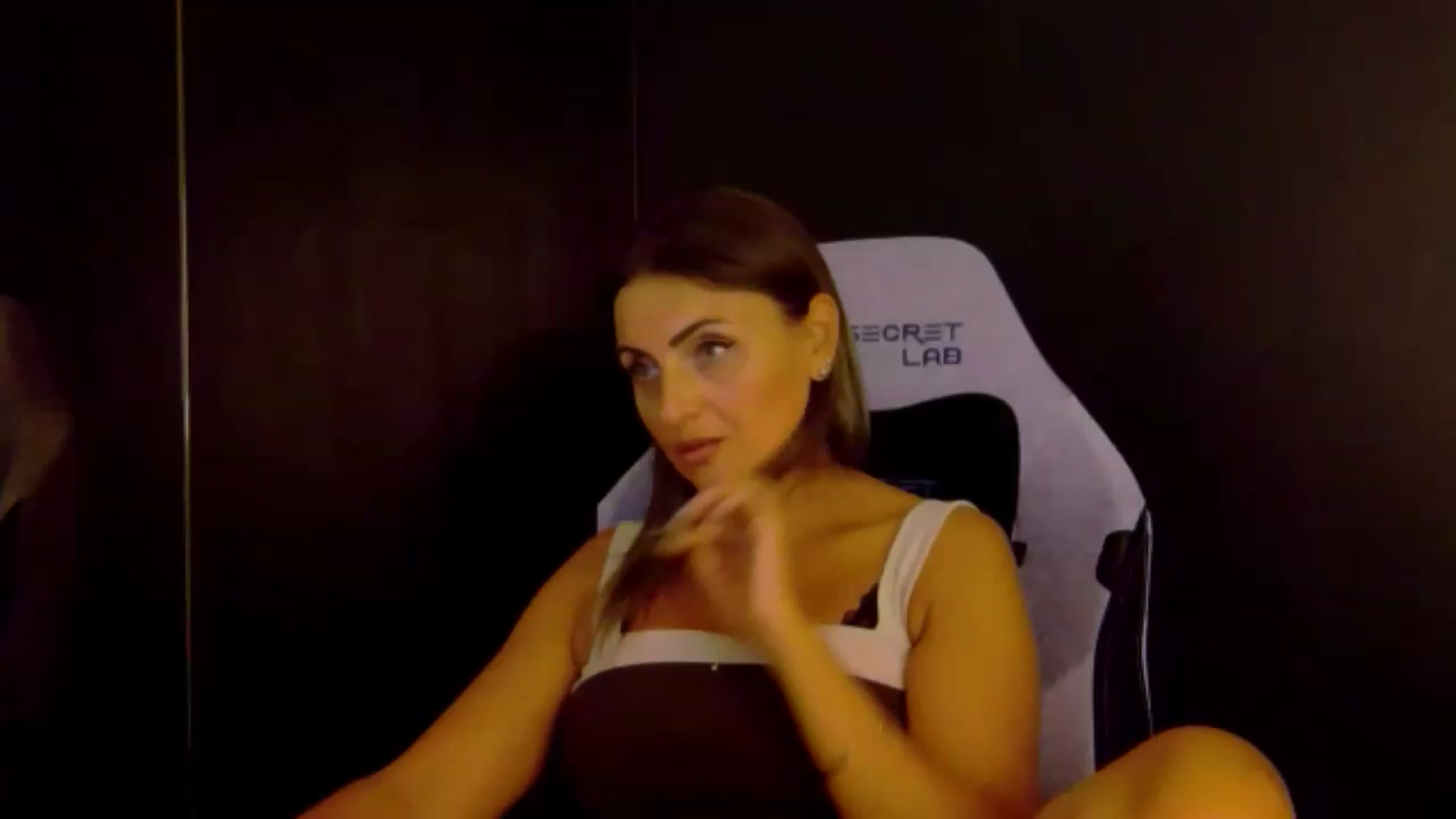 Gallery image thumbnail from OlivyaMoon's myfreecams stream on, 08/04/2026, 24:02 image 12 of 20