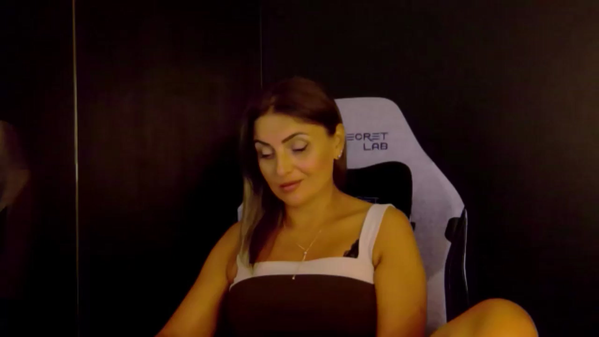 Gallery image thumbnail from OlivyaMoon's myfreecams stream on, 08/04/2026, 24:02 image 13 of 20