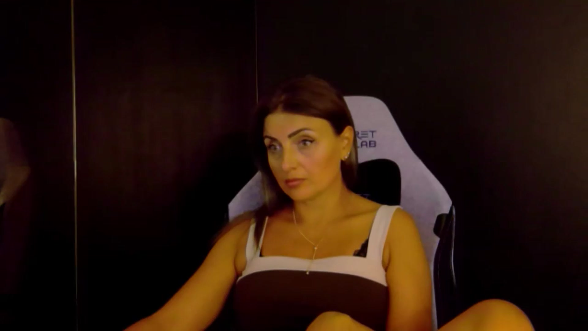 Gallery image thumbnail from OlivyaMoon's myfreecams stream on, 08/04/2026, 24:02 image 18 of 20