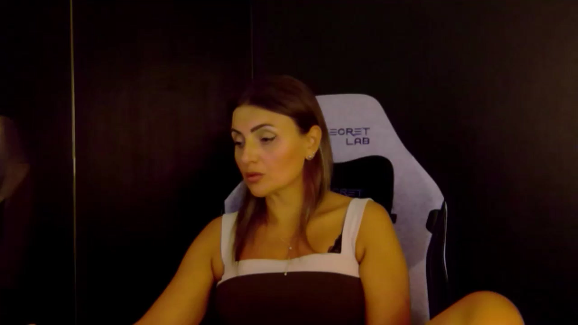 Gallery image thumbnail from OlivyaMoon's myfreecams stream on, 08/04/2026, 24:02 image 17 of 20