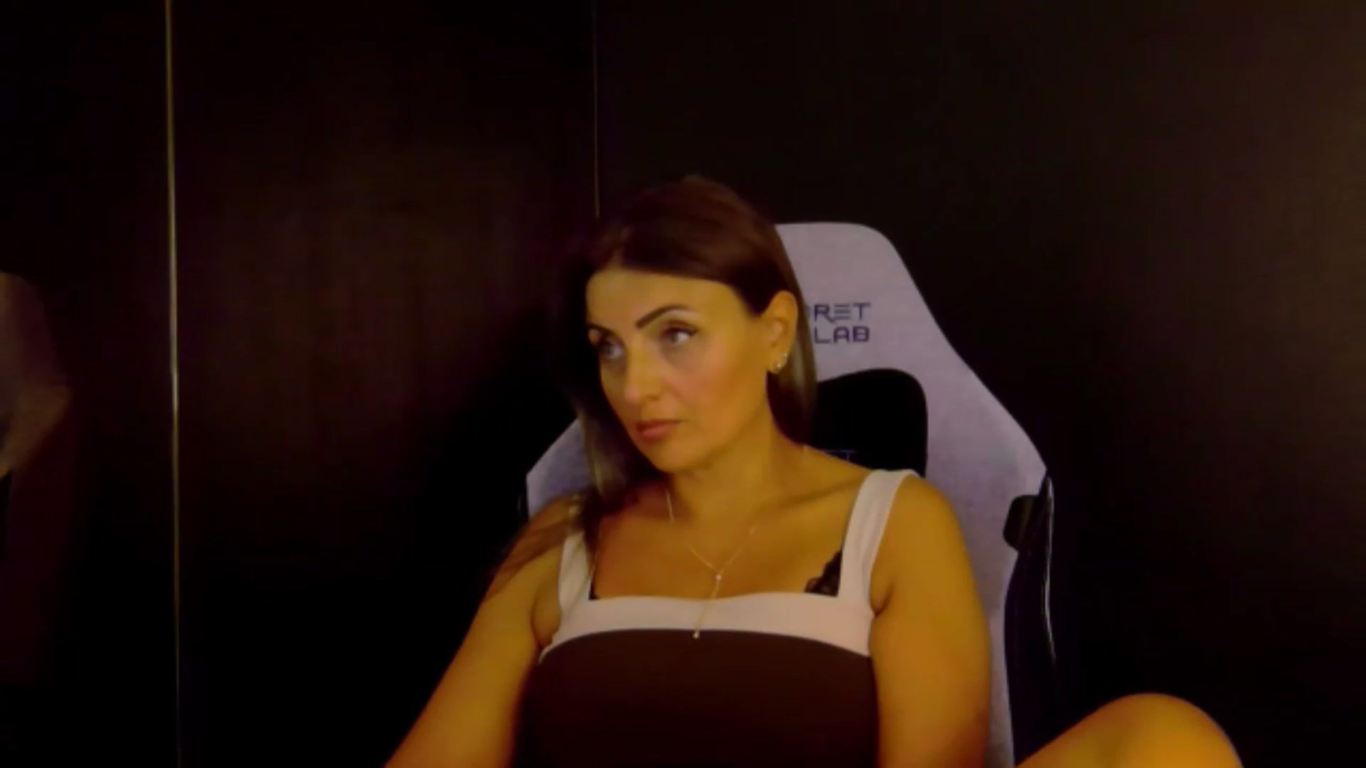 Gallery image thumbnail from OlivyaMoon's myfreecams stream on, 08/04/2026, 24:02 image 19 of 20