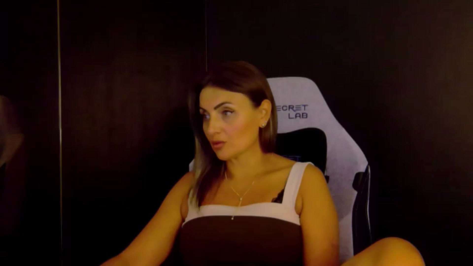 Gallery image thumbnail from OlivyaMoon's myfreecams stream on, 08/04/2026, 24:02 image 14 of 20