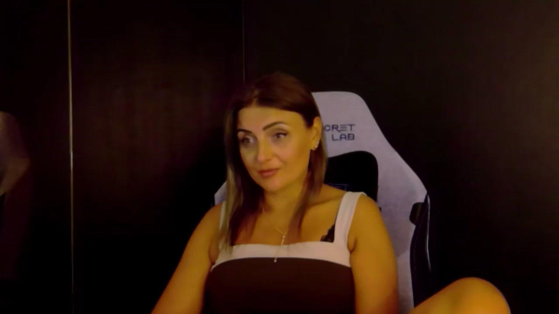 Gallery image thumbnail from OlivyaMoon's myfreecams stream on, 08/04/2026, 24:02 image 16 of 20