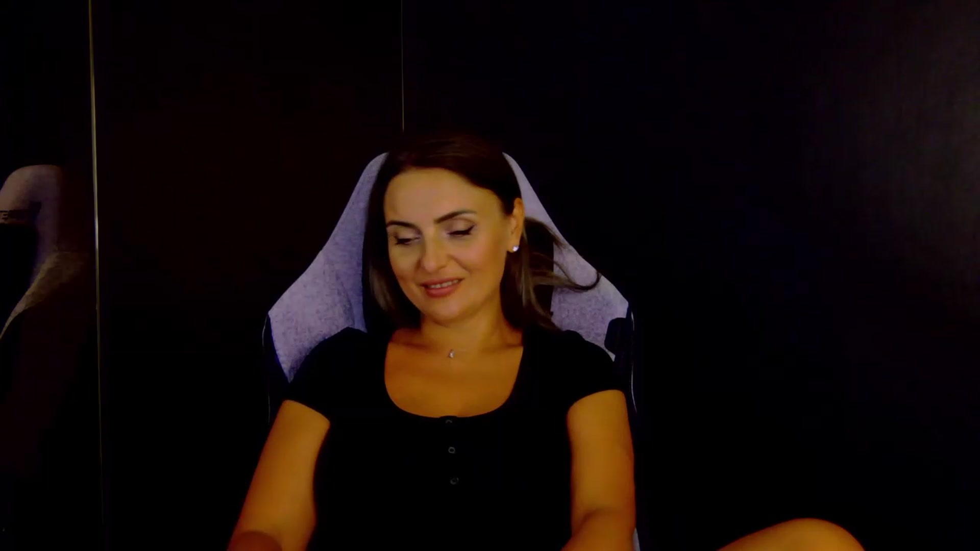 Gallery image thumbnail from OlivyaMoon's myfreecams stream on, 08/05/2026, 24:01 image 8 of 20