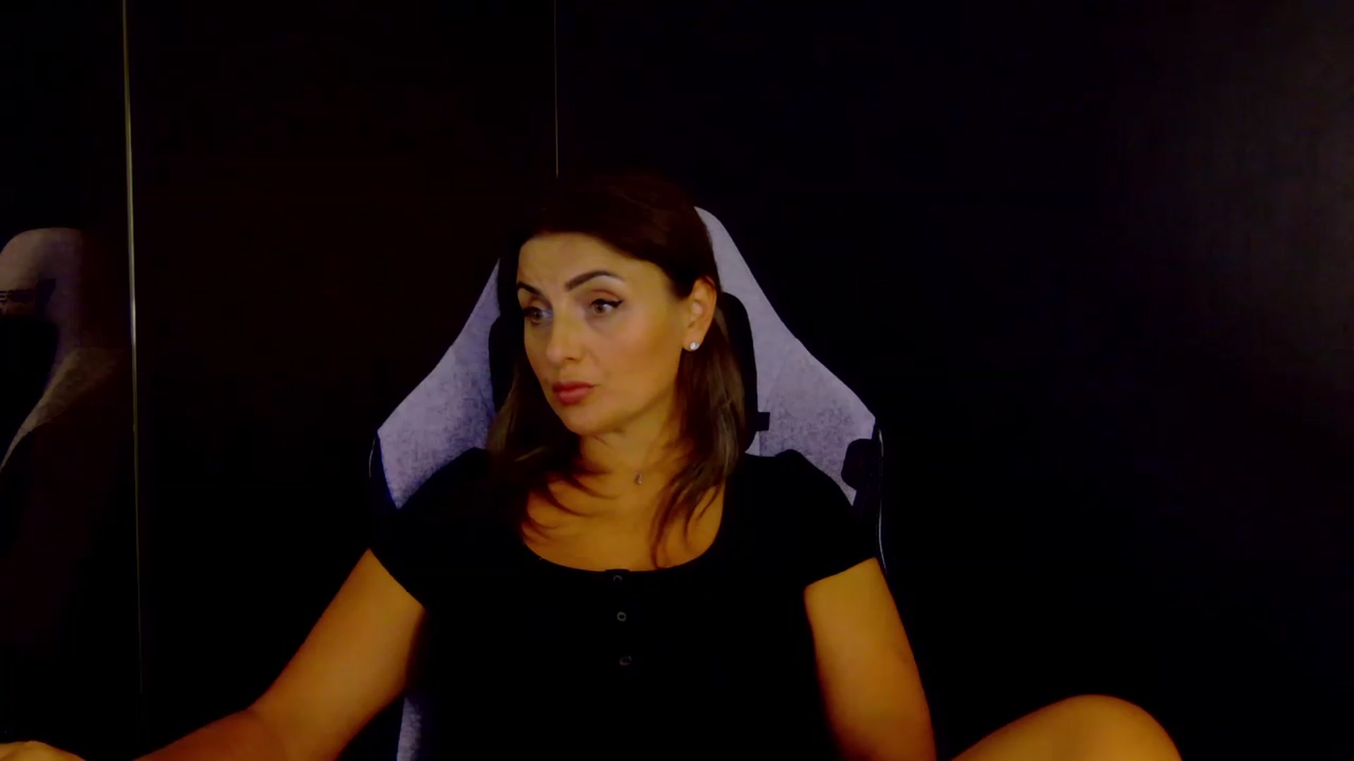 Gallery image thumbnail from OlivyaMoon's myfreecams stream on, 08/05/2026, 24:01 image 2 of 20