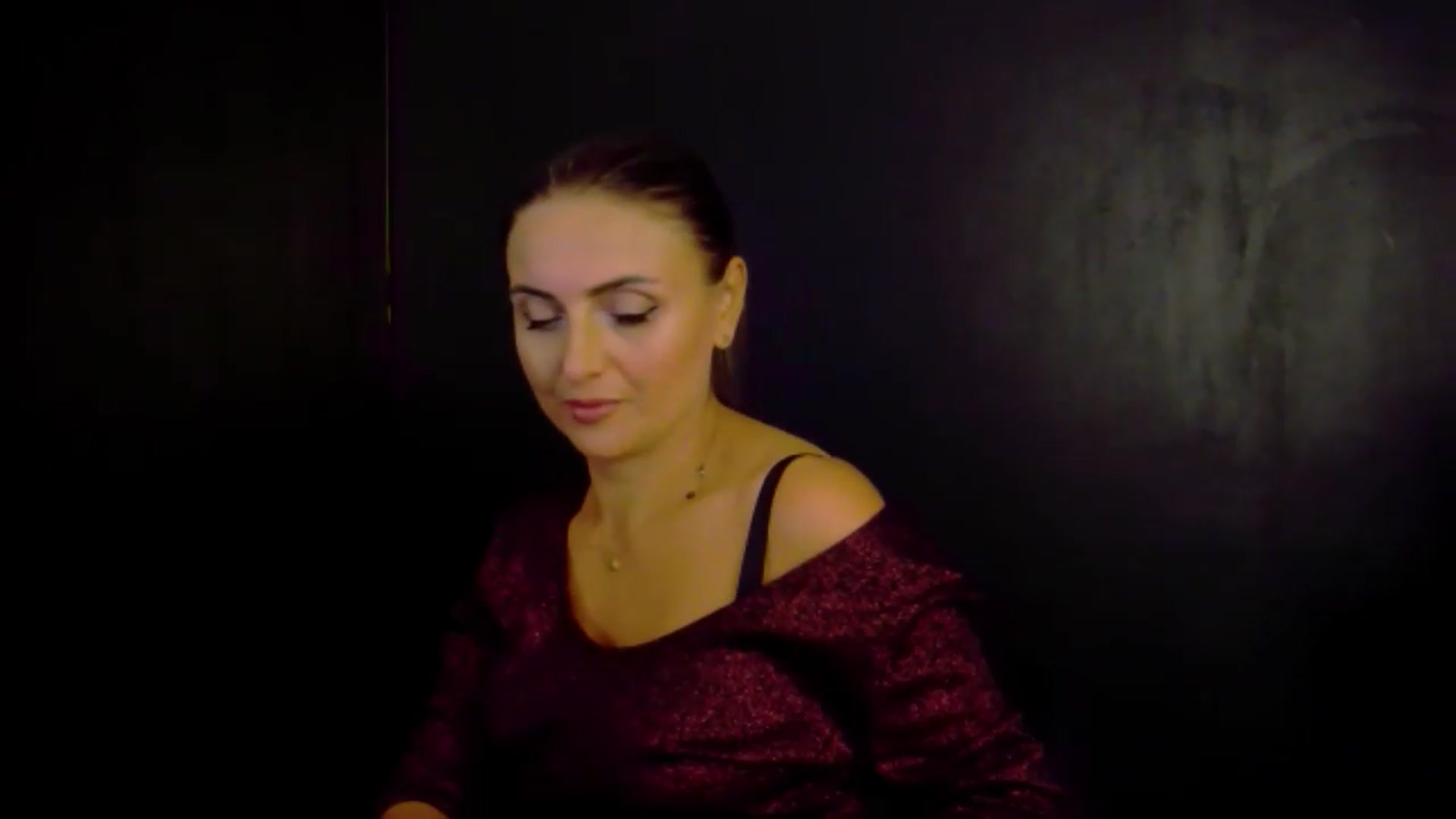 Gallery image thumbnail from OlivyaMoon's myfreecams stream on, 08/13/2026, 01:08 image 17 of 20