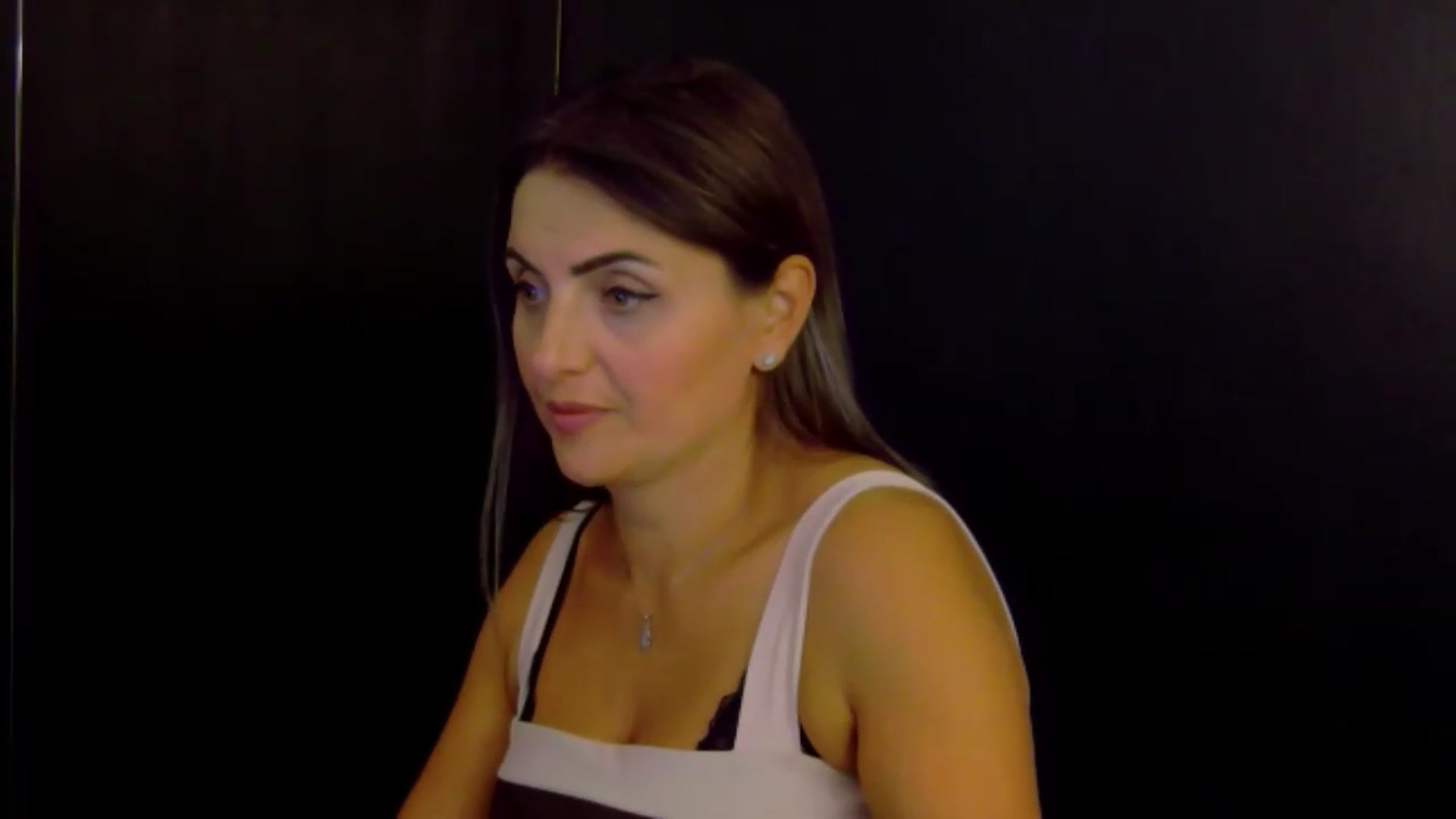 Gallery image thumbnail from OlivyaMoon's myfreecams stream on, 08/15/2026, 03:43 image 10 of 20