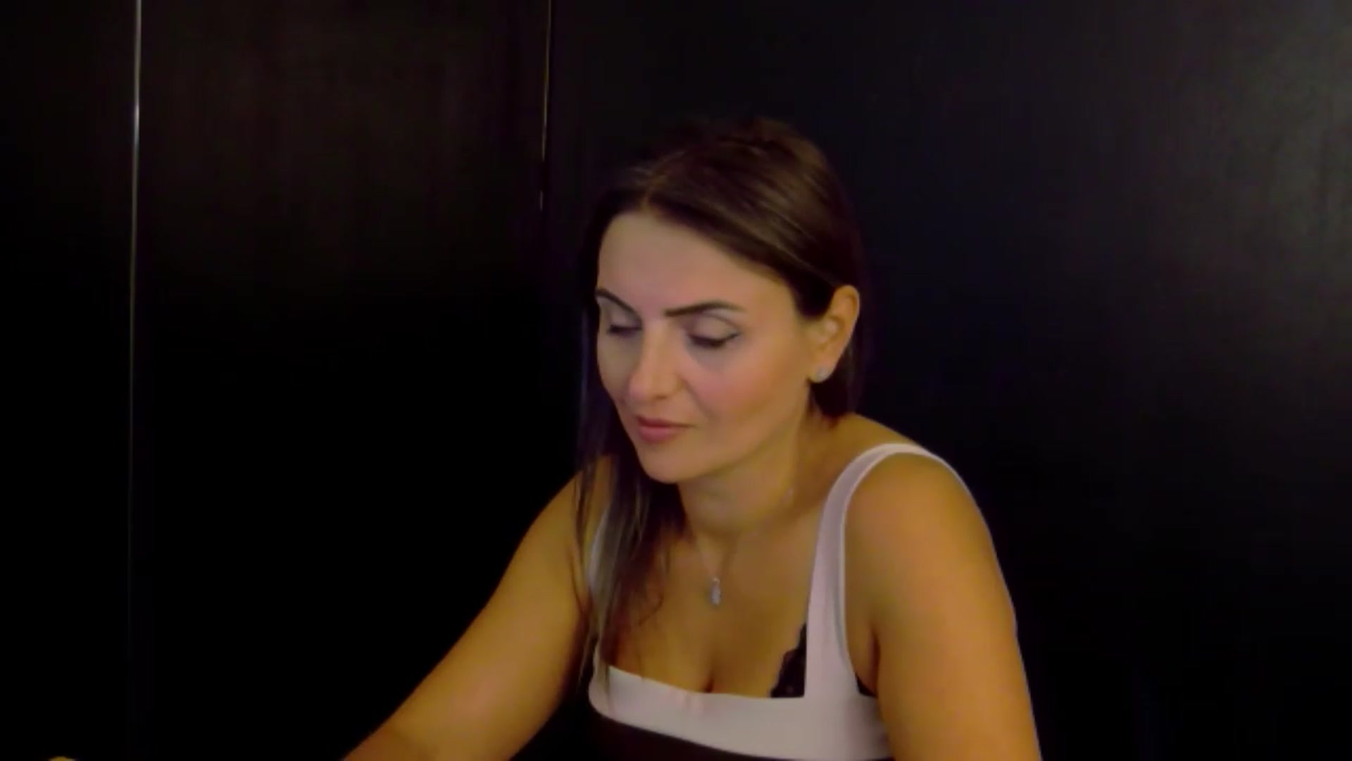 Gallery image thumbnail from OlivyaMoon's myfreecams stream on, 08/15/2026, 03:43 image 8 of 20