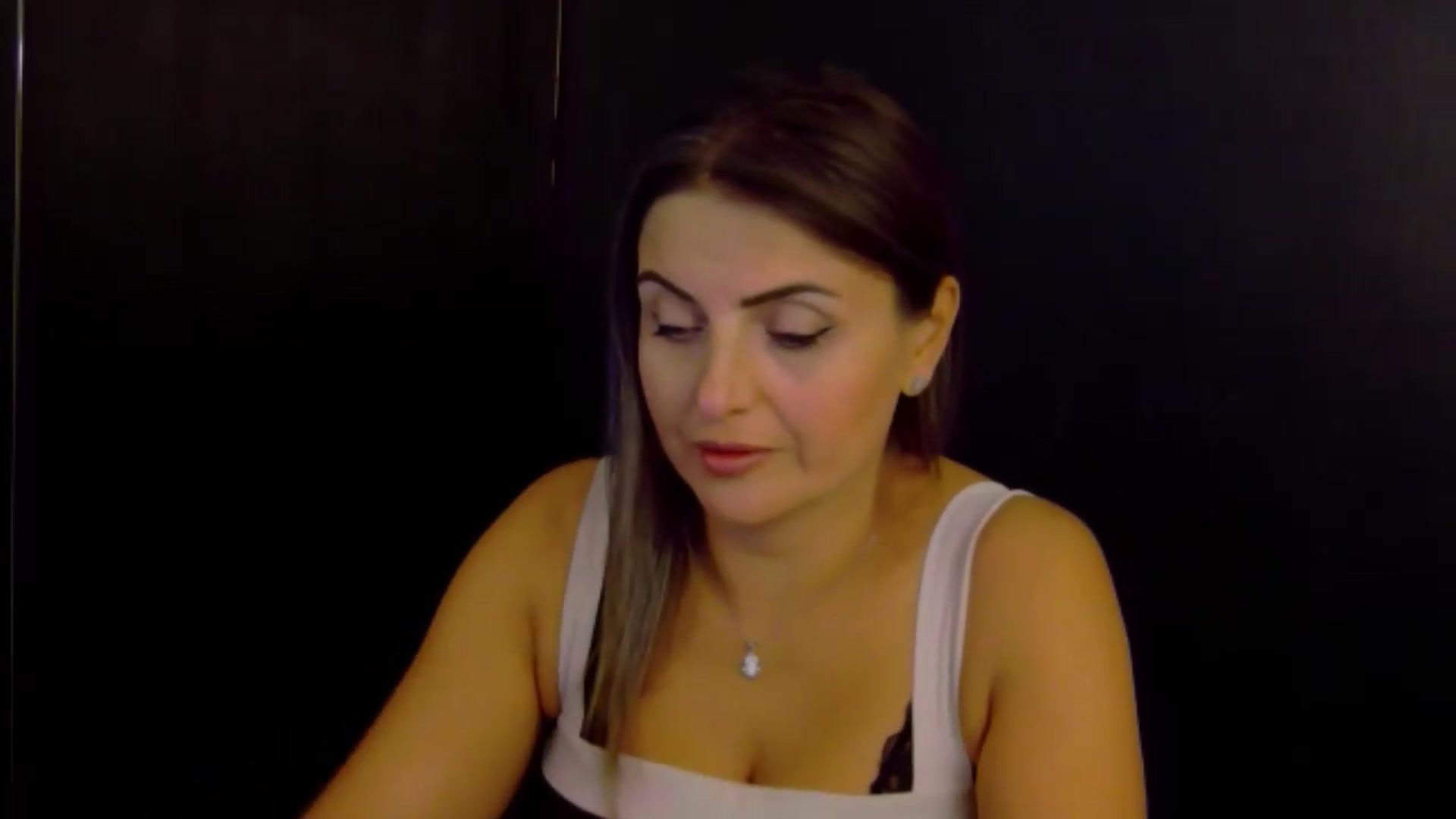 Gallery image thumbnail from OlivyaMoon's myfreecams stream on, 08/15/2026, 03:43 image 9 of 20
