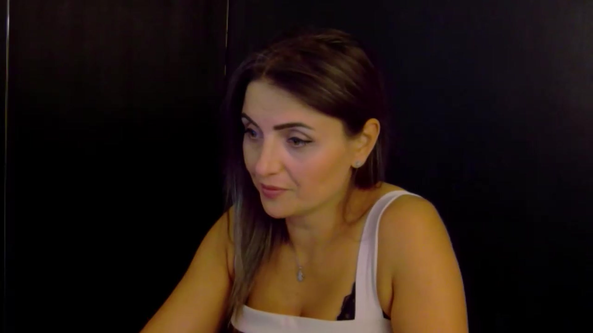 Gallery image thumbnail from OlivyaMoon's myfreecams stream on, 08/15/2026, 03:43 image 11 of 20