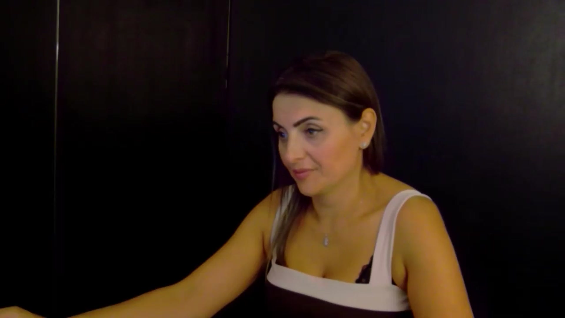 Gallery image thumbnail from OlivyaMoon's myfreecams stream on, 08/15/2026, 03:43 image 7 of 20
