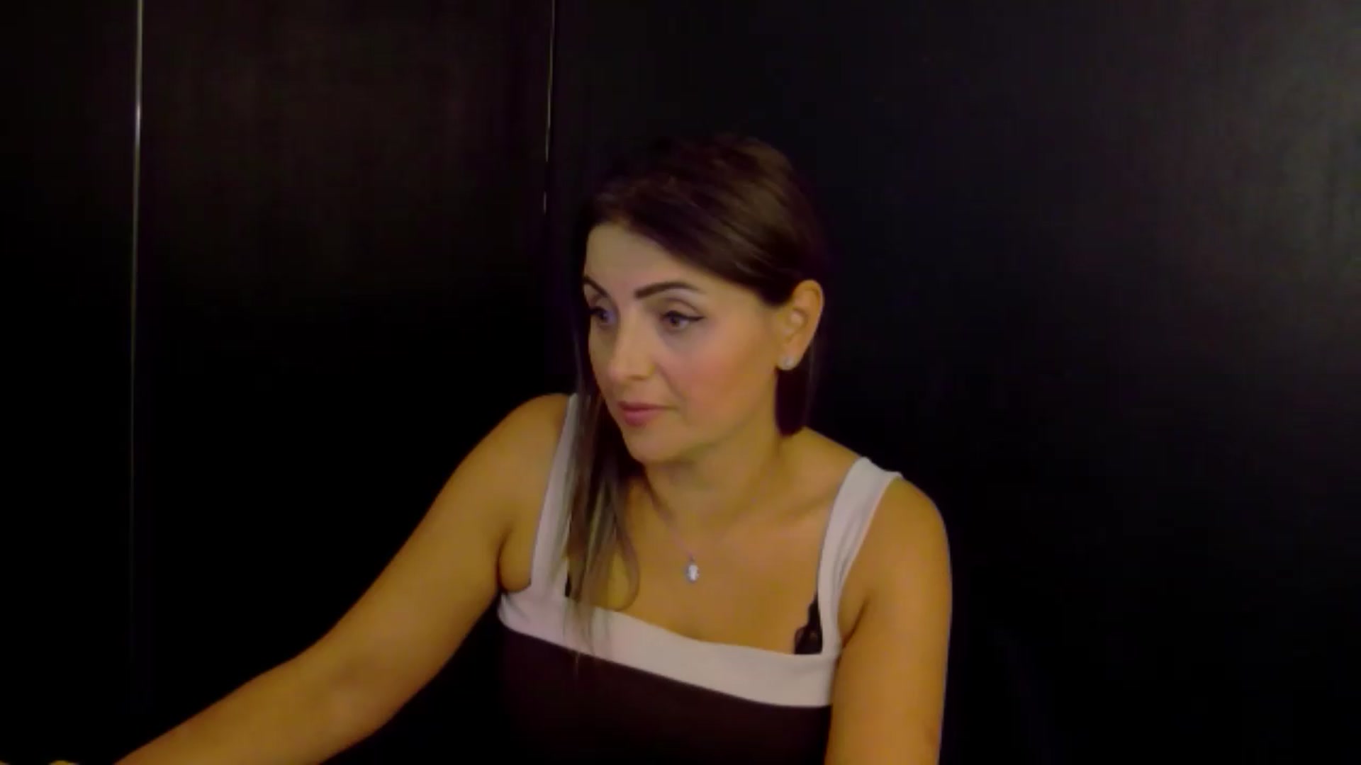 Gallery image thumbnail from OlivyaMoon's myfreecams stream on, 08/15/2026, 04:03 image 1 of 20